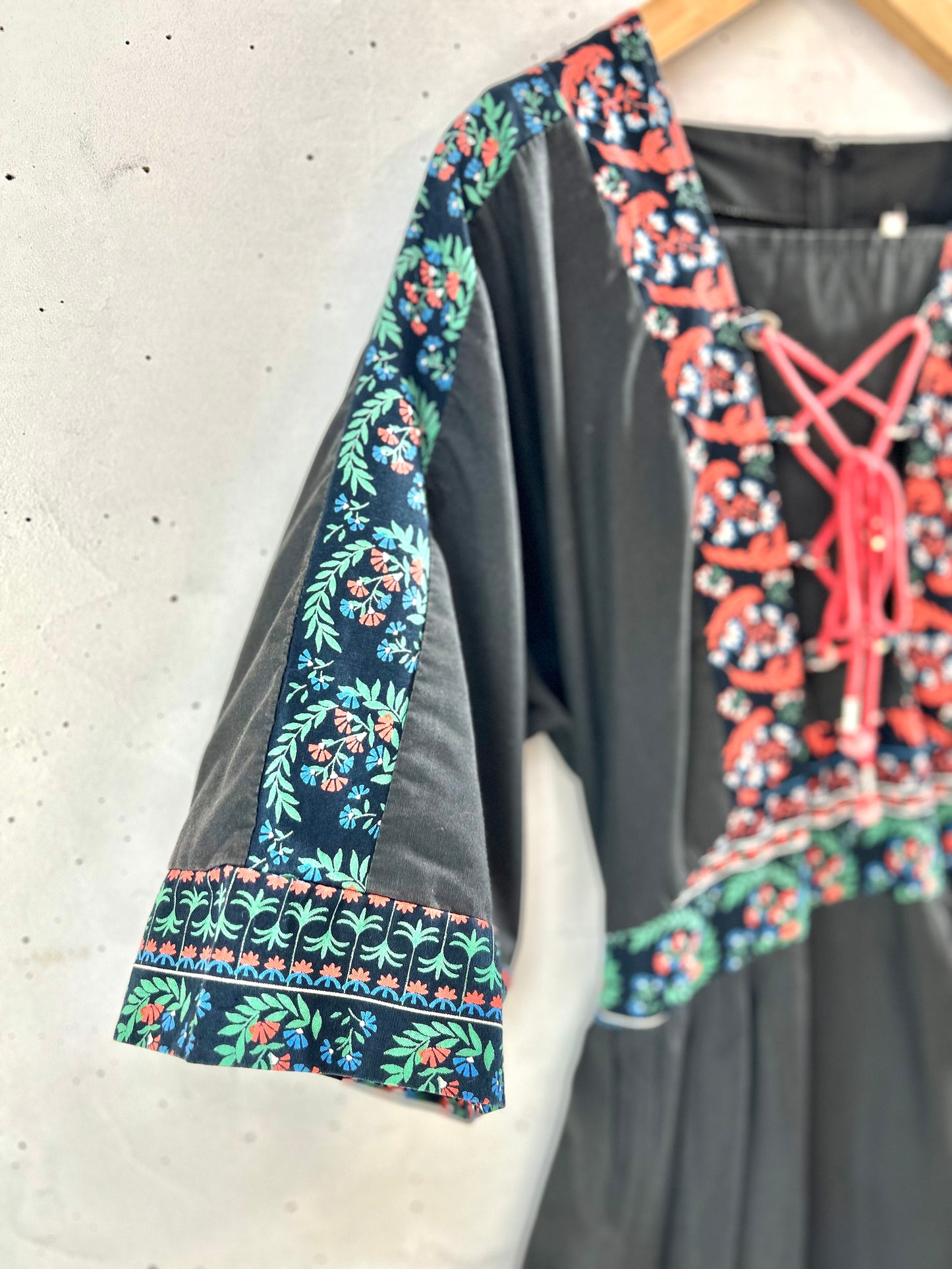 '70s Vintage Dress [F30534]