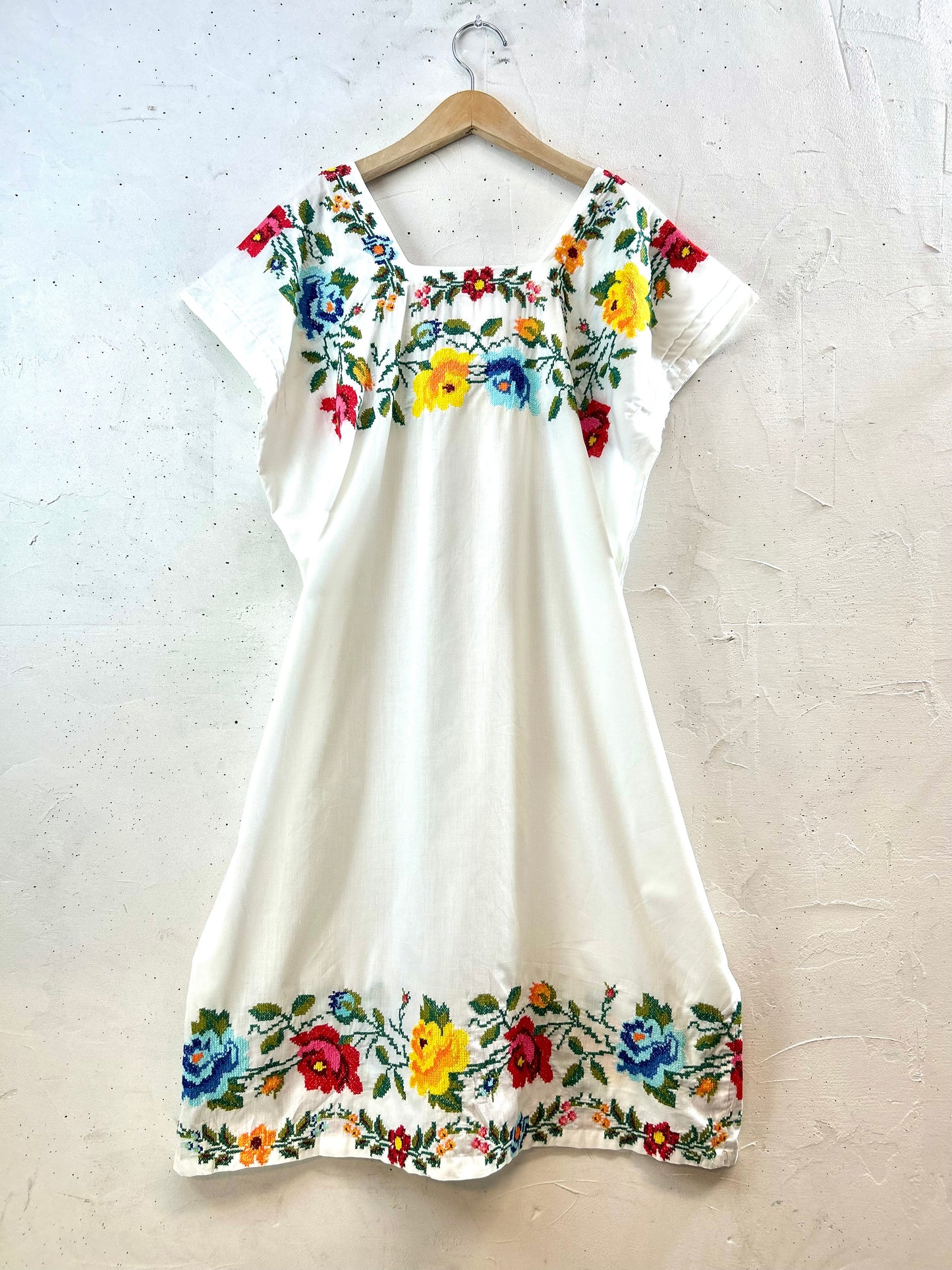 Vintage Mexican Embroiled Dress [G30764]