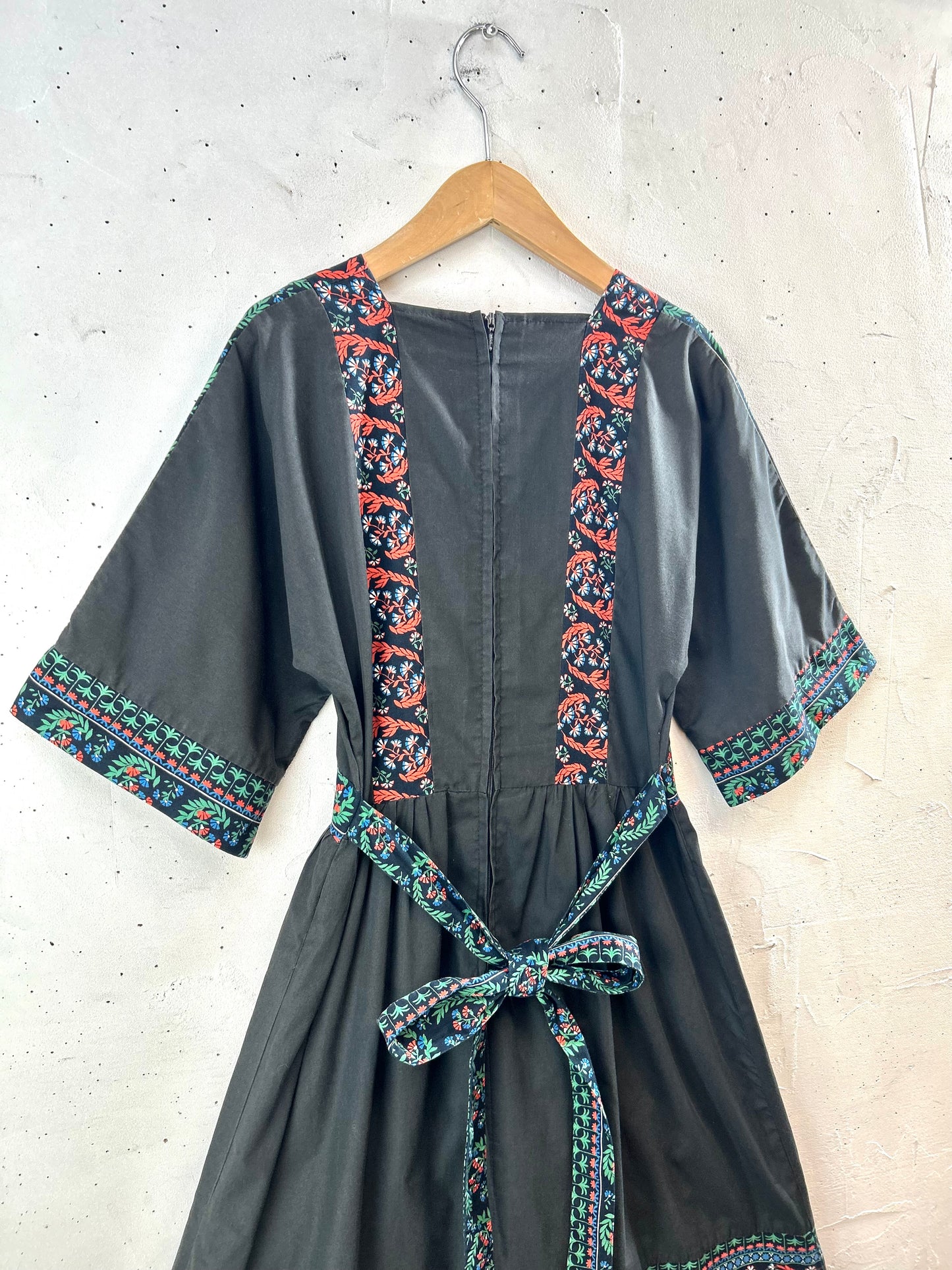 '70s Vintage Dress [F30534]