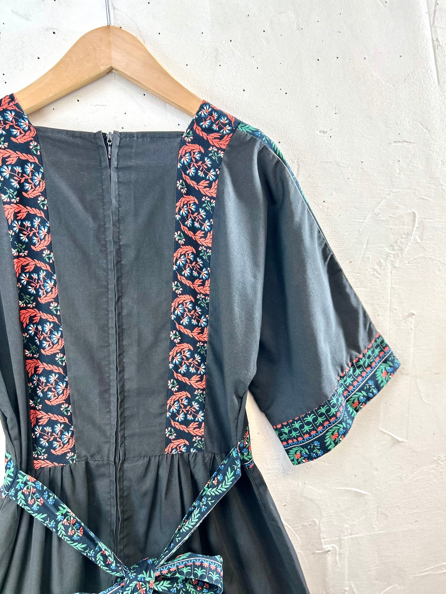 '70s Vintage Dress [F30534]