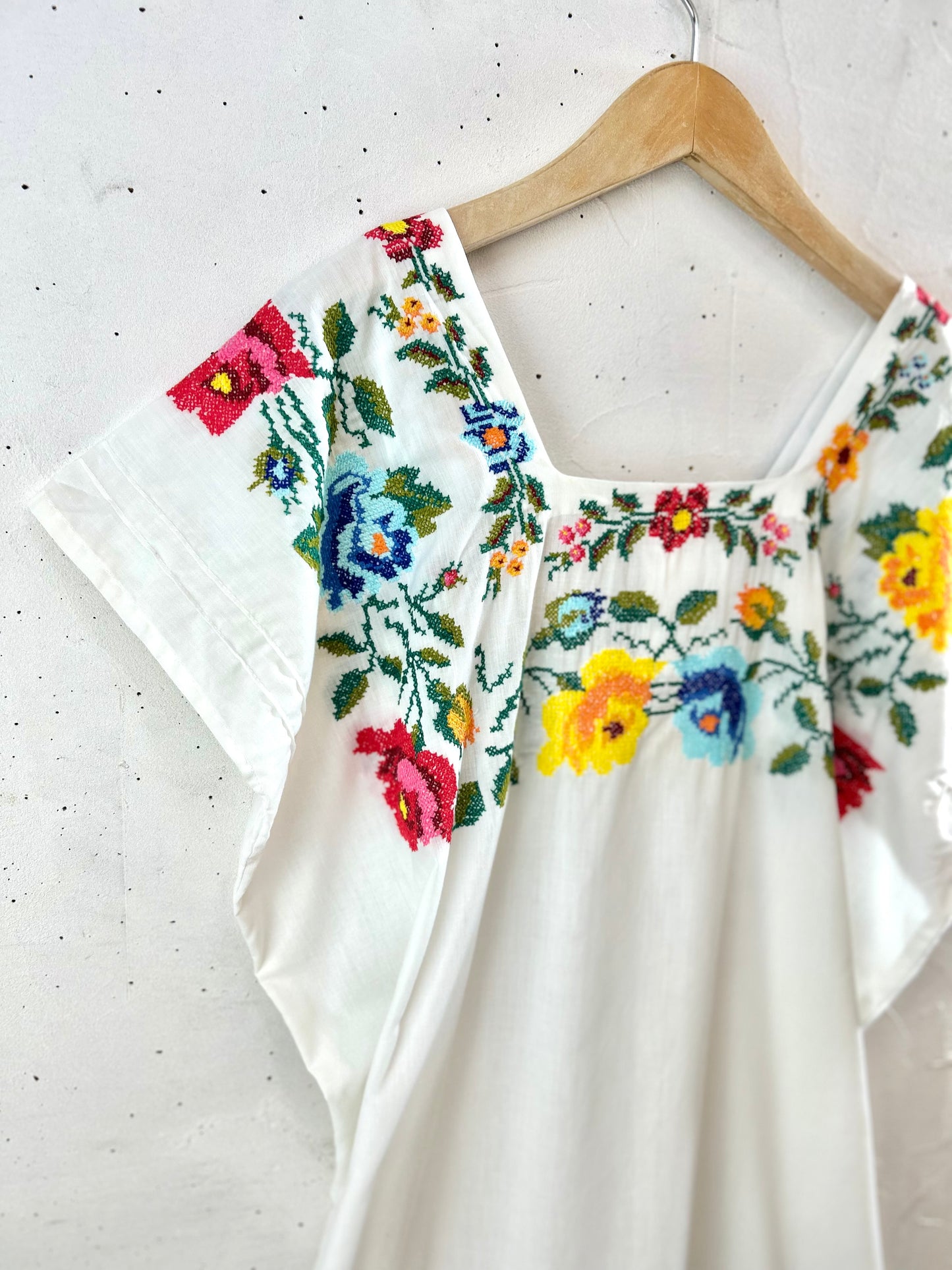 Vintage Mexican Embroiled Dress [G30764]