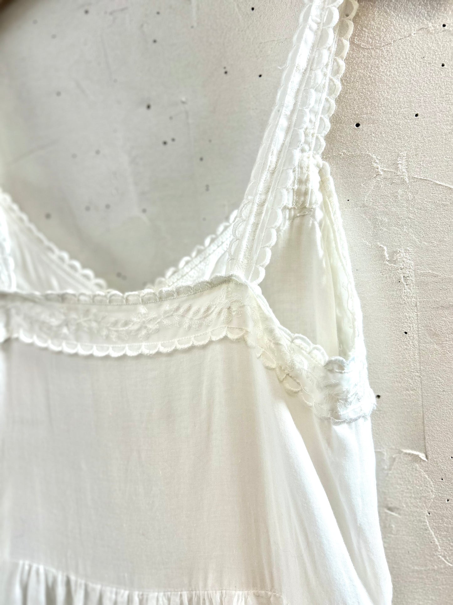 Vintage White Dress [F30533]
