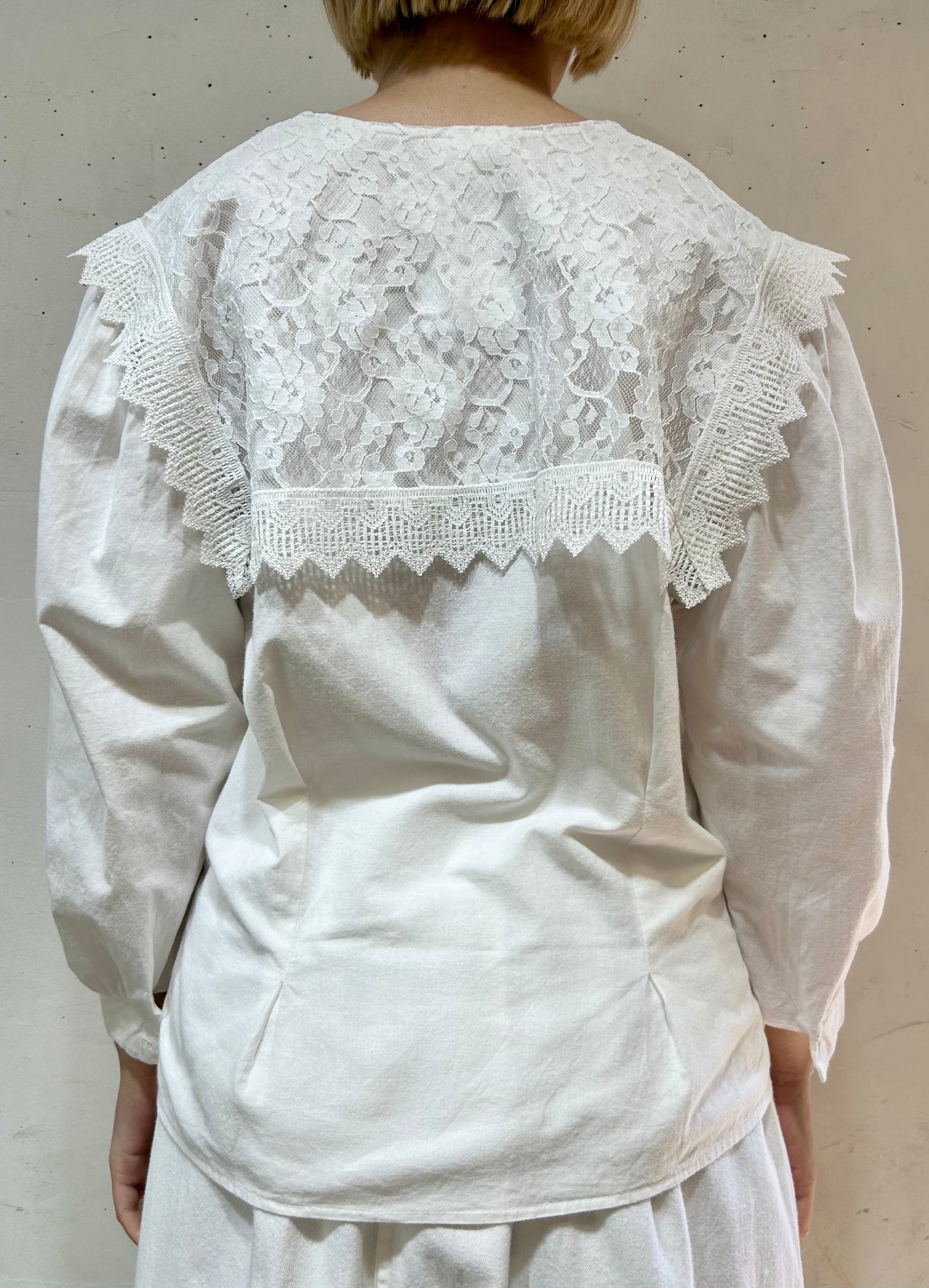 Vintage White Blouse MADE IN USA [E27121]