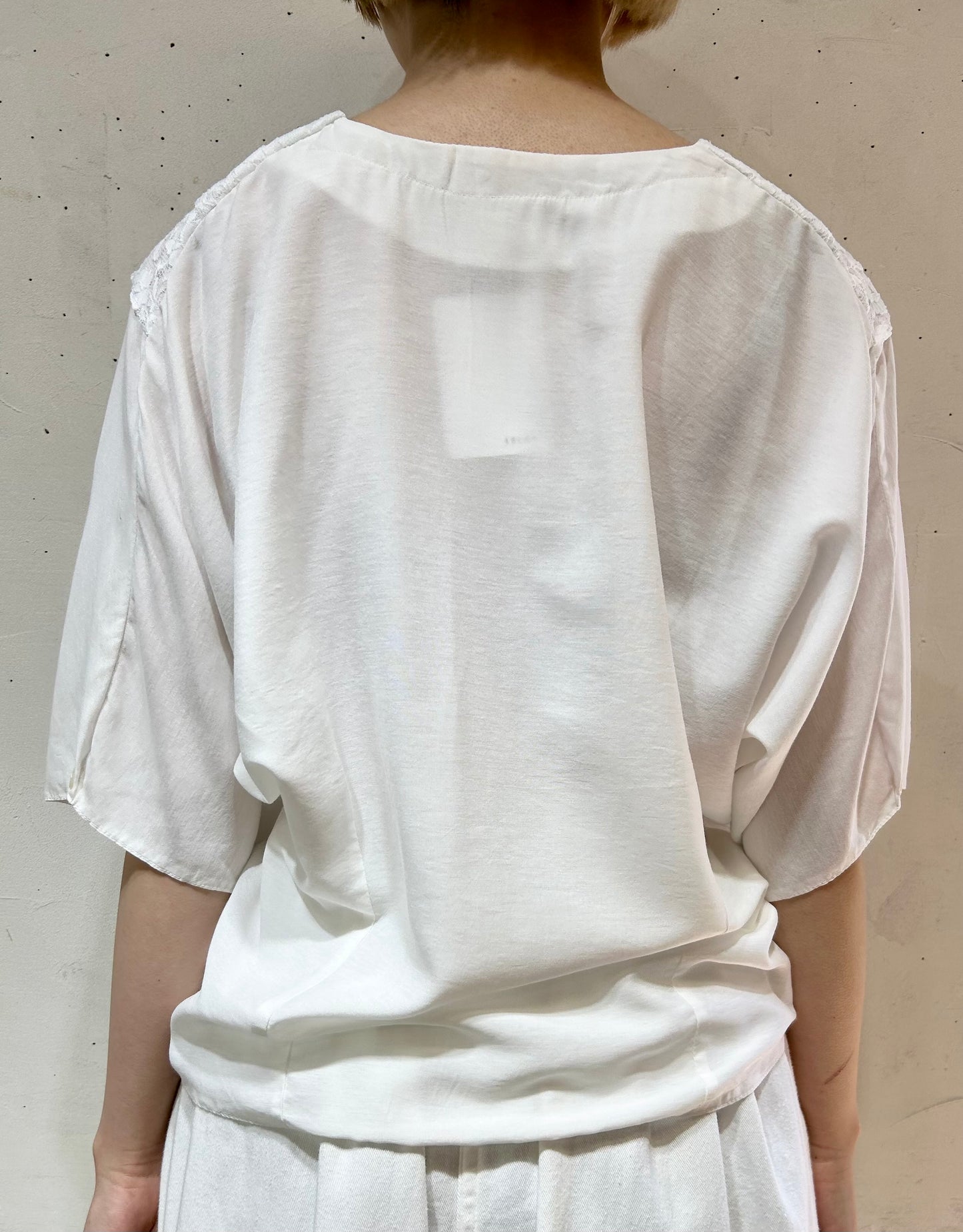 Vintage White Blouse [E27120]