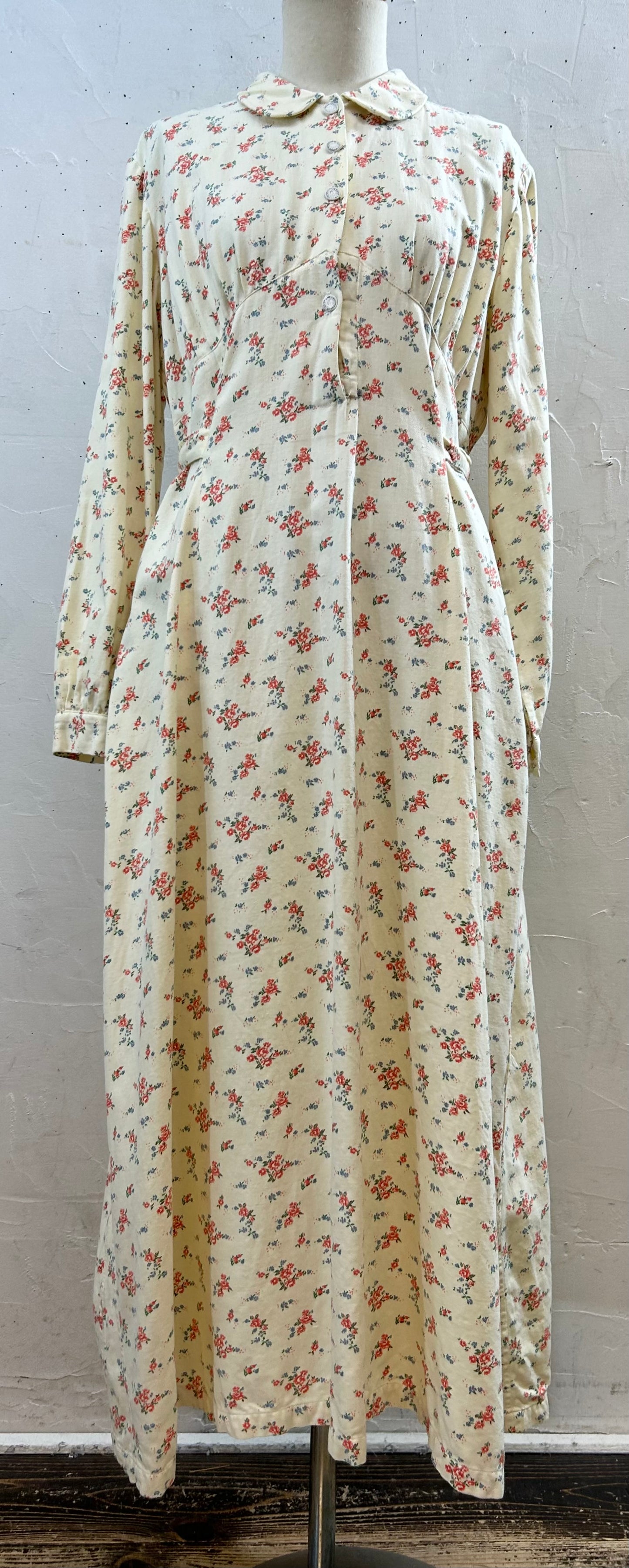 ’70s Flower Dress [J28578]