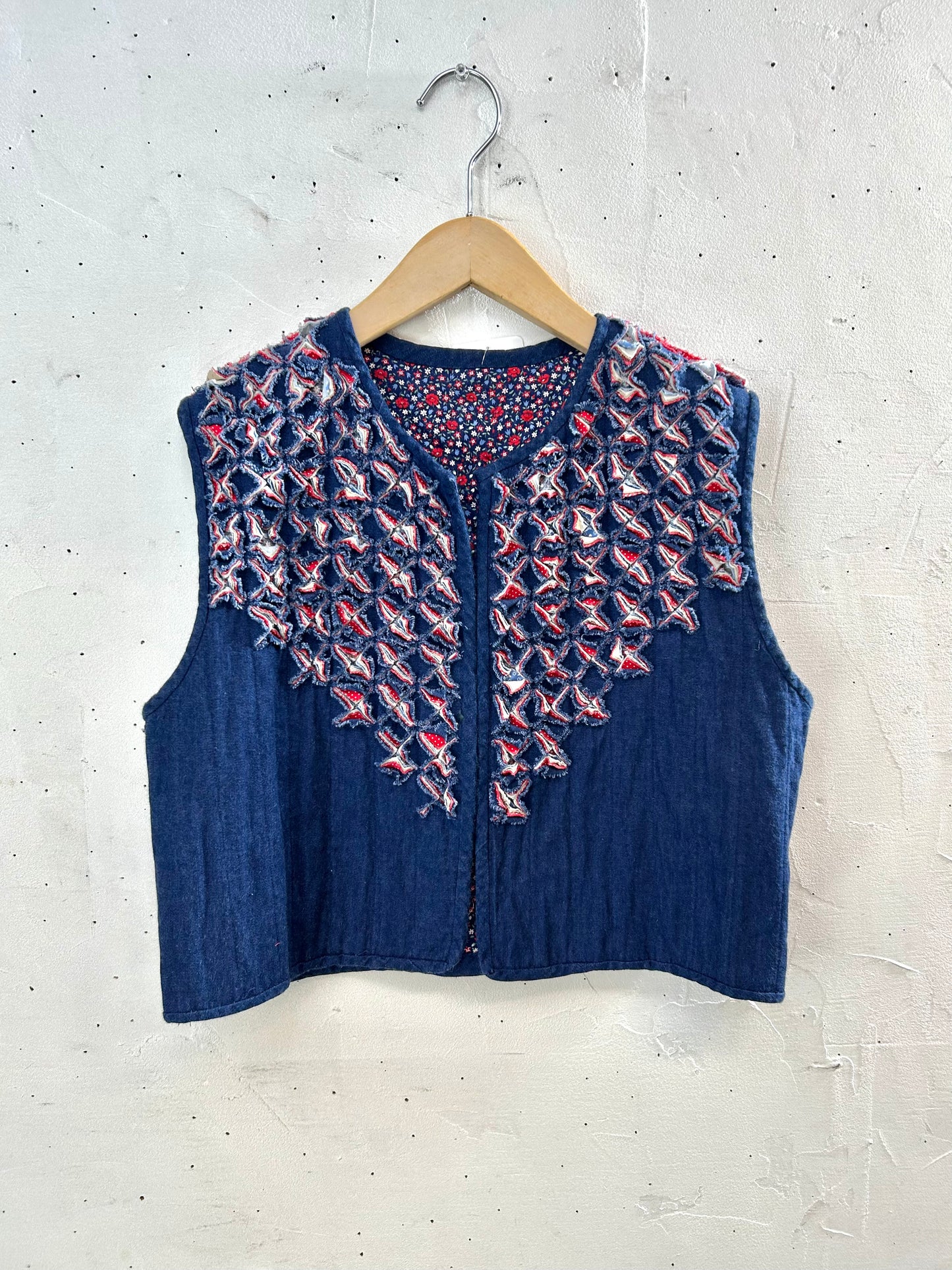 ’70s Vintage Denim Slash Quilt Vest [A29236]