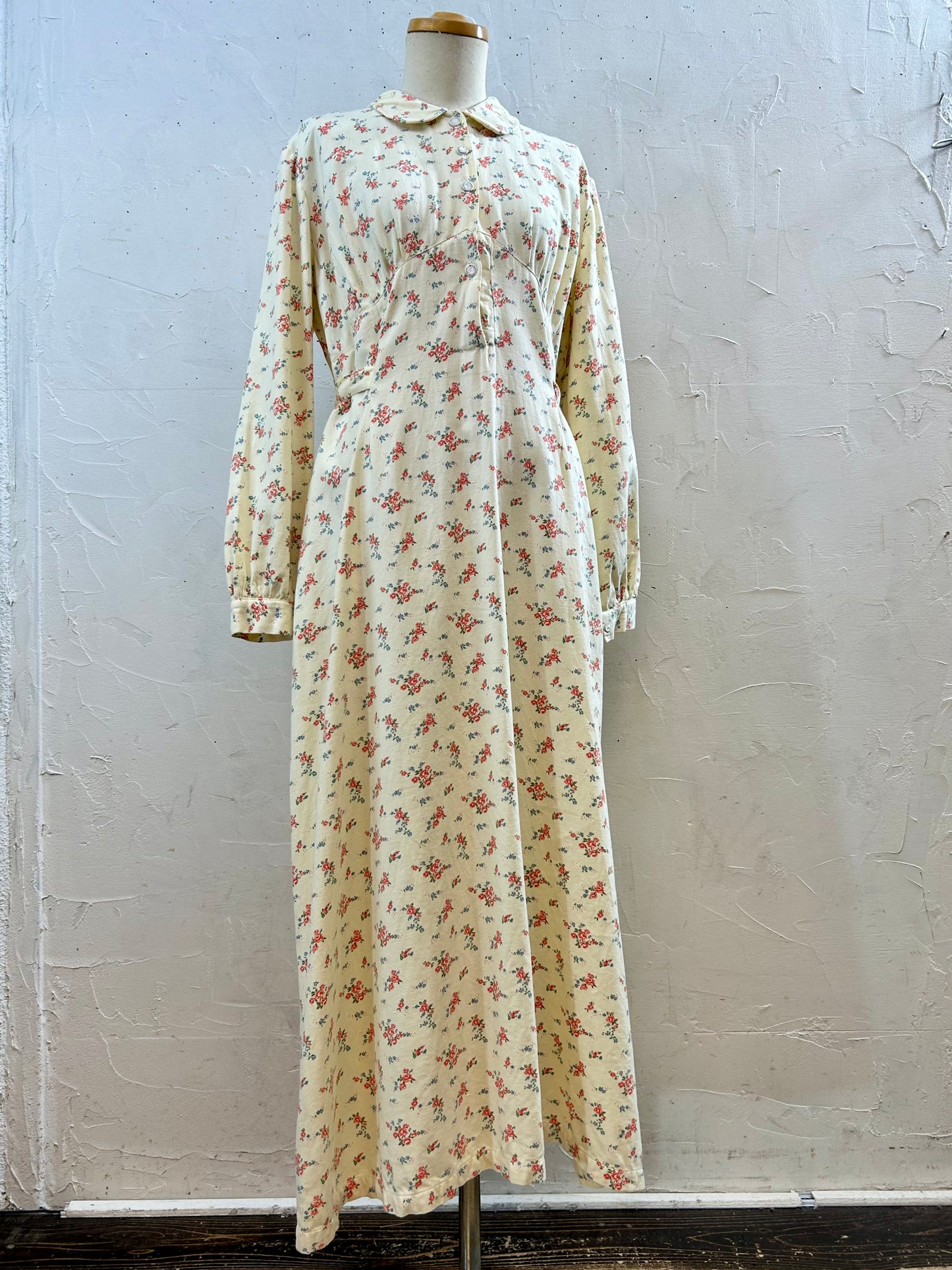 ’70s Flower Dress [J28578]