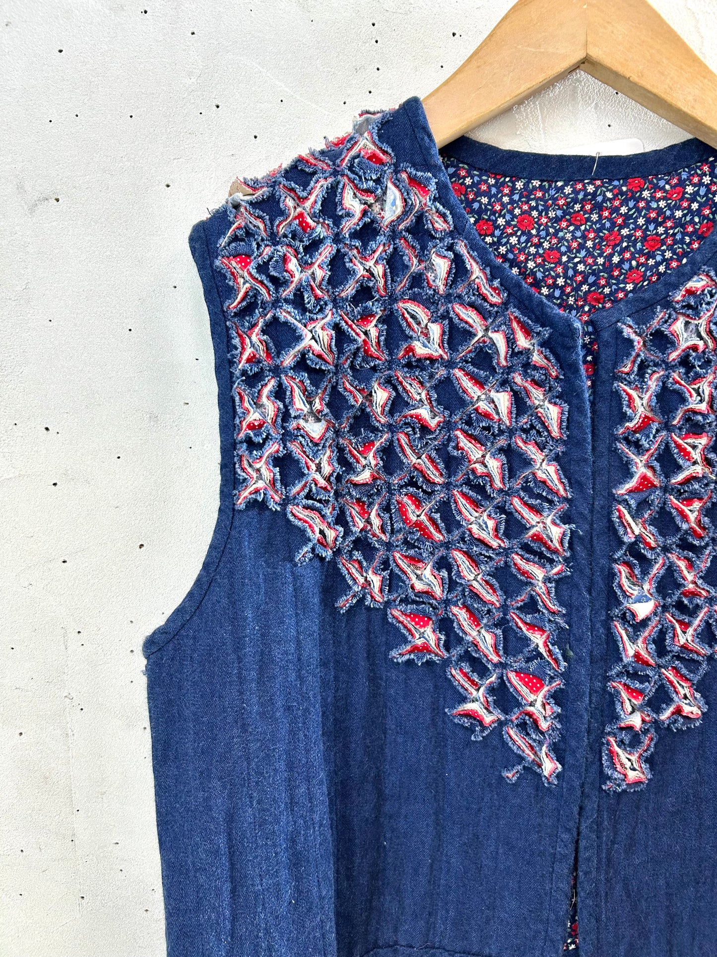 ’70s Vintage Denim Slash Quilt Vest [A29236]