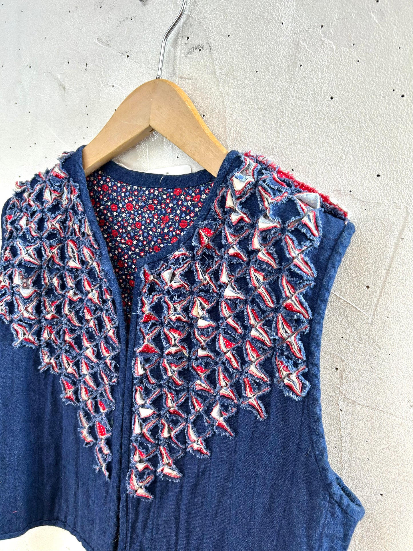 ’70s Vintage Denim Slash Quilt Vest [A29236]