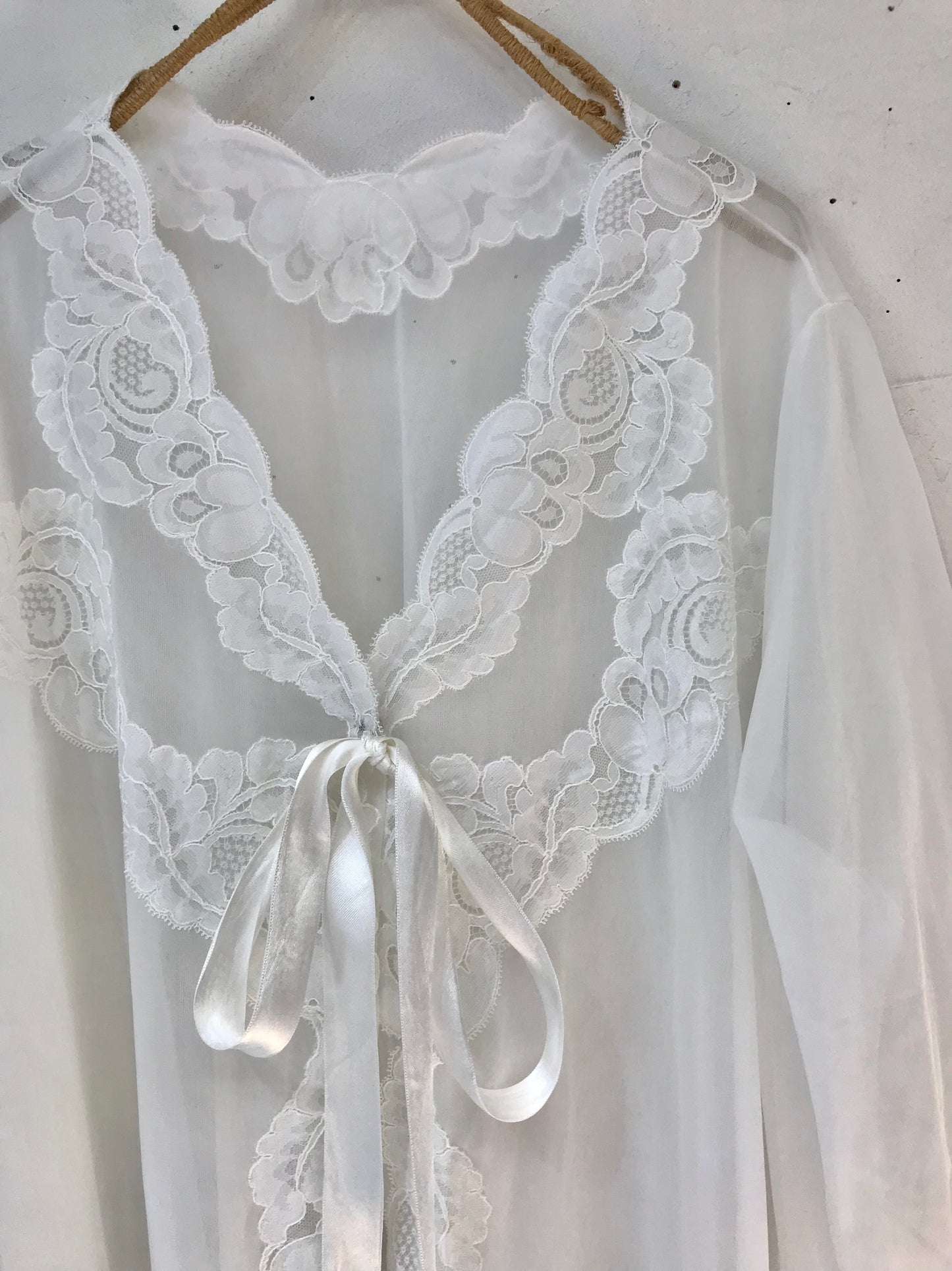 Vintage Gown [H24872]