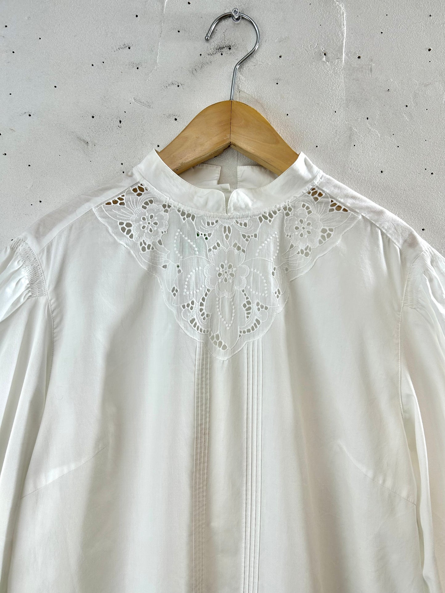 Vintage White Blouse [F30542]