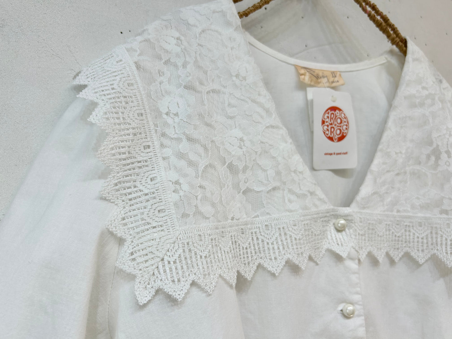 Vintage White Blouse MADE IN USA [E27121]