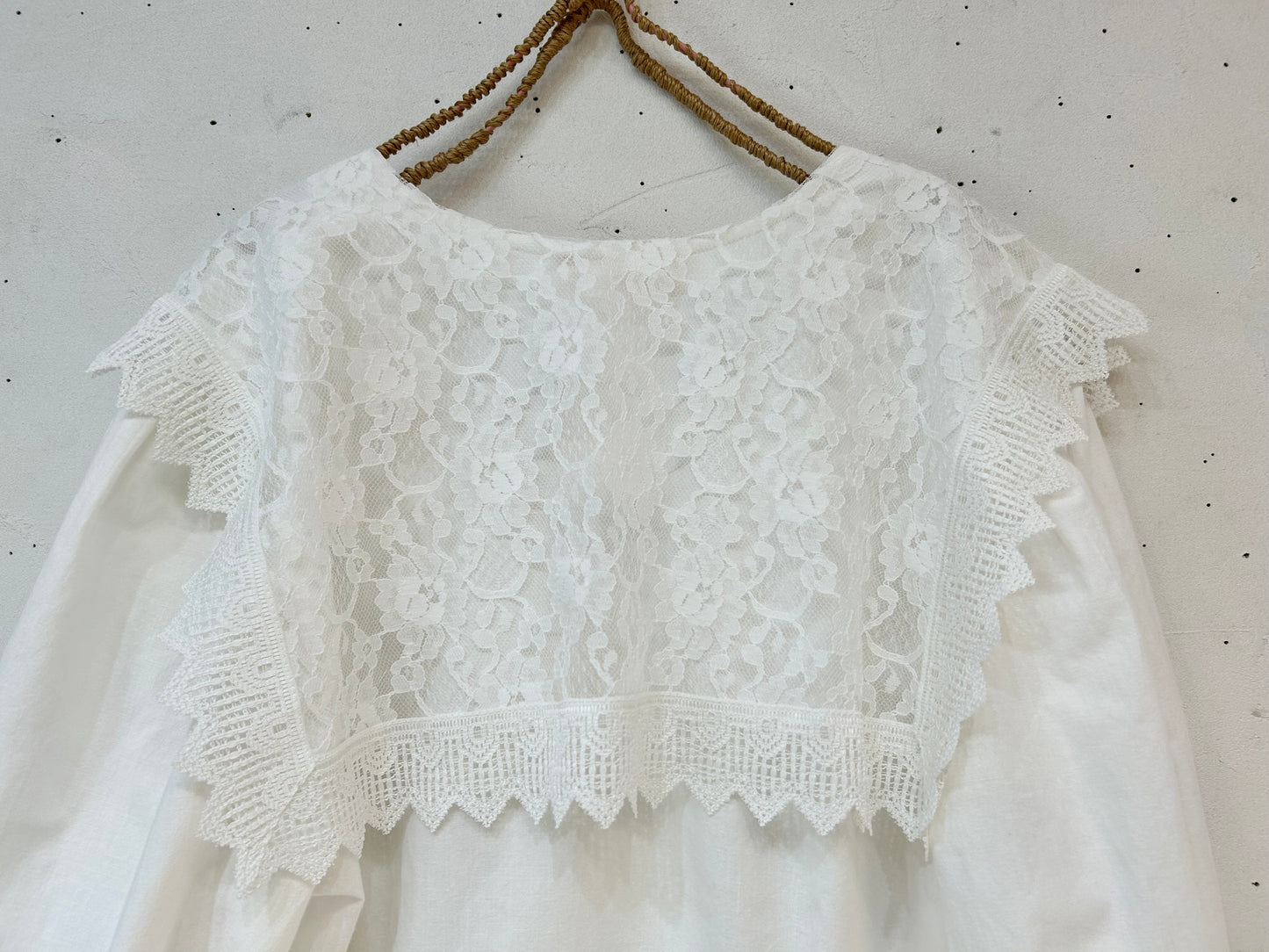 Vintage White Blouse MADE IN USA [E27121]