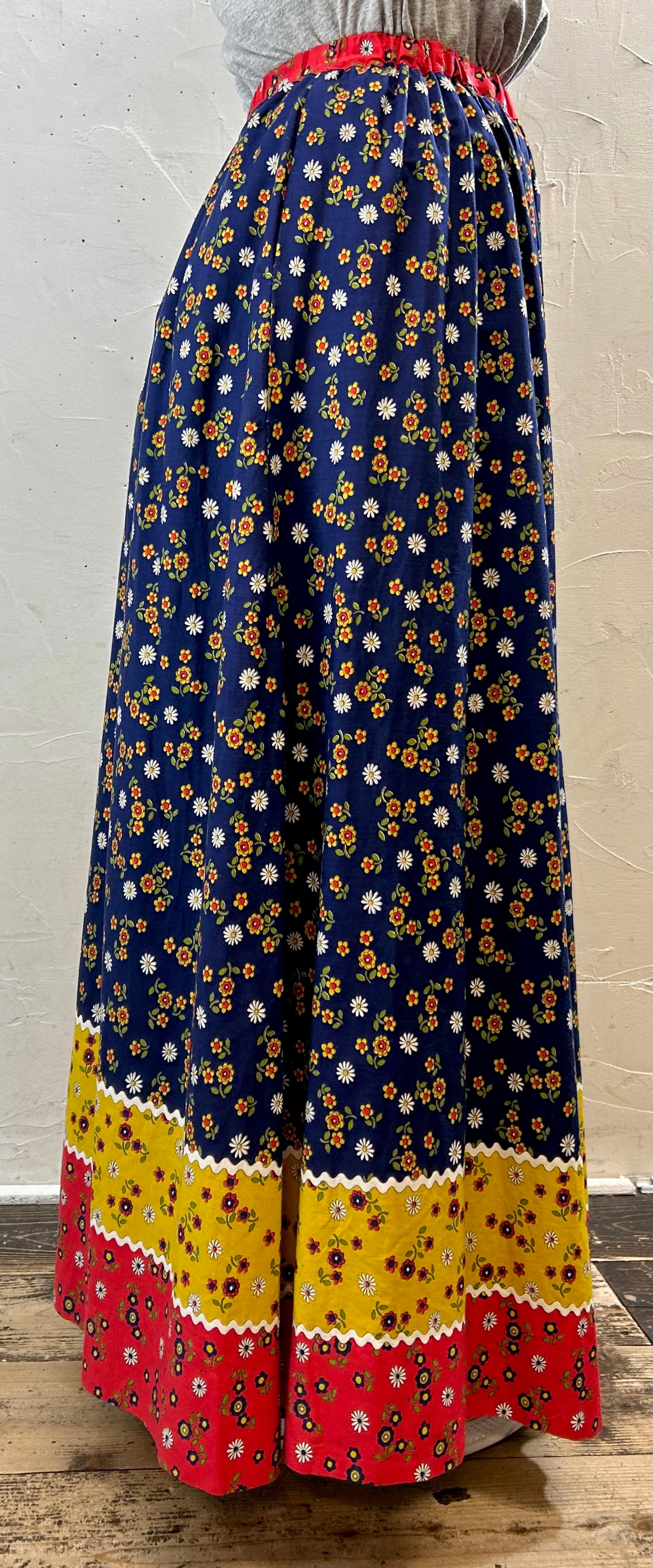’70s Vintage Skirt [H28171]