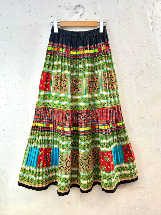 Vintage Hmong Embroidery Skirt [F30539]