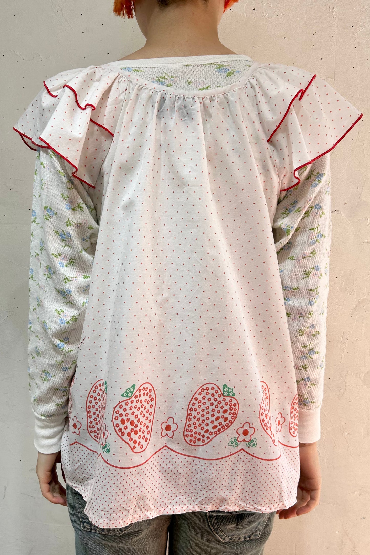 Vintage Strawberry Tops [B26317]