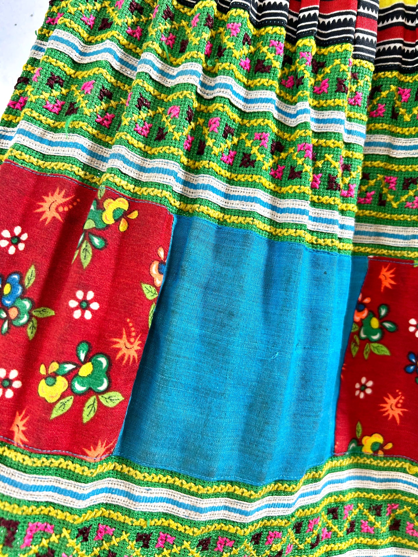 Vintage Hmong Embroidery Skirt [F30539]
