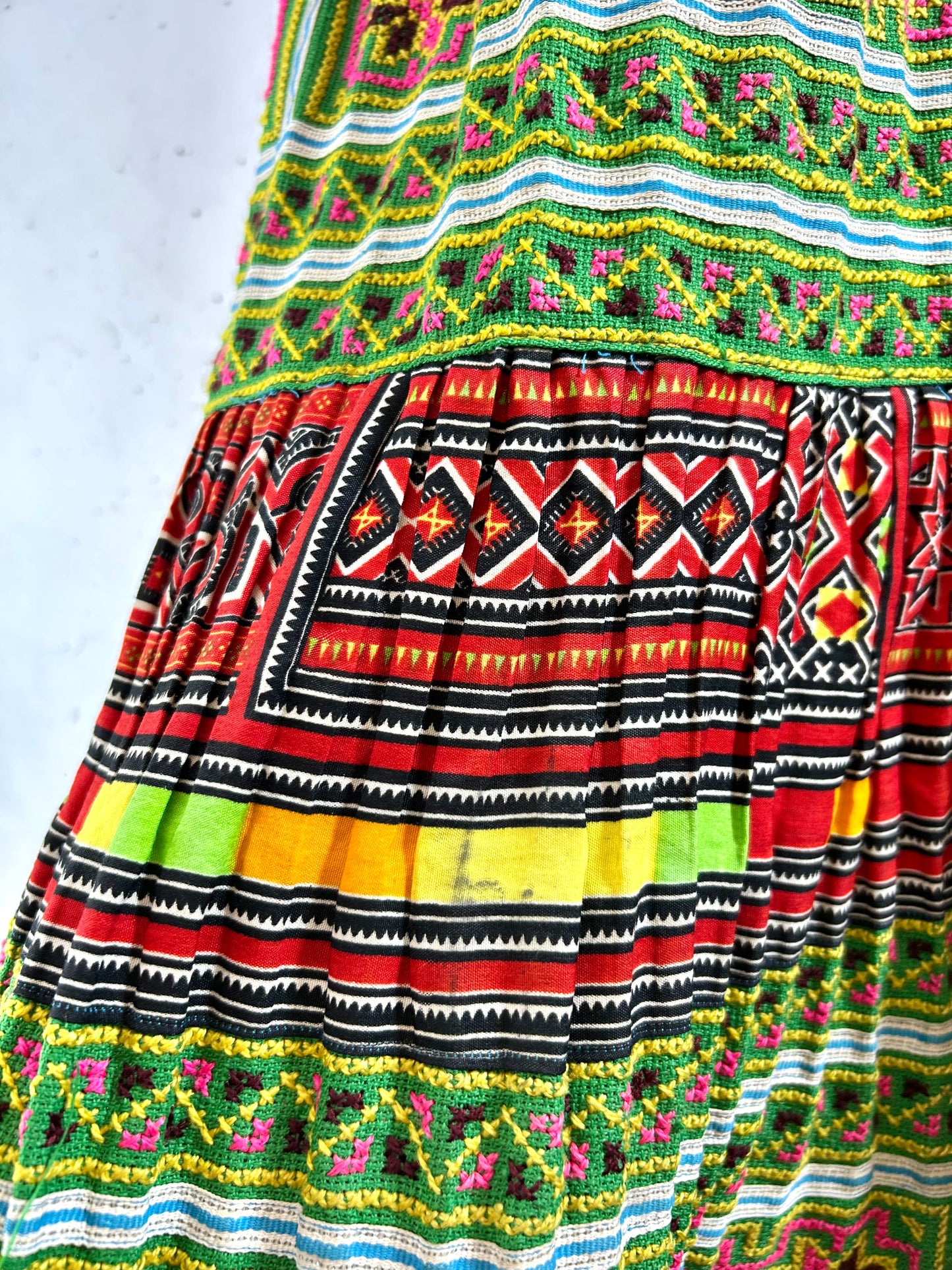 Vintage Hmong Embroidery Skirt [F30539]