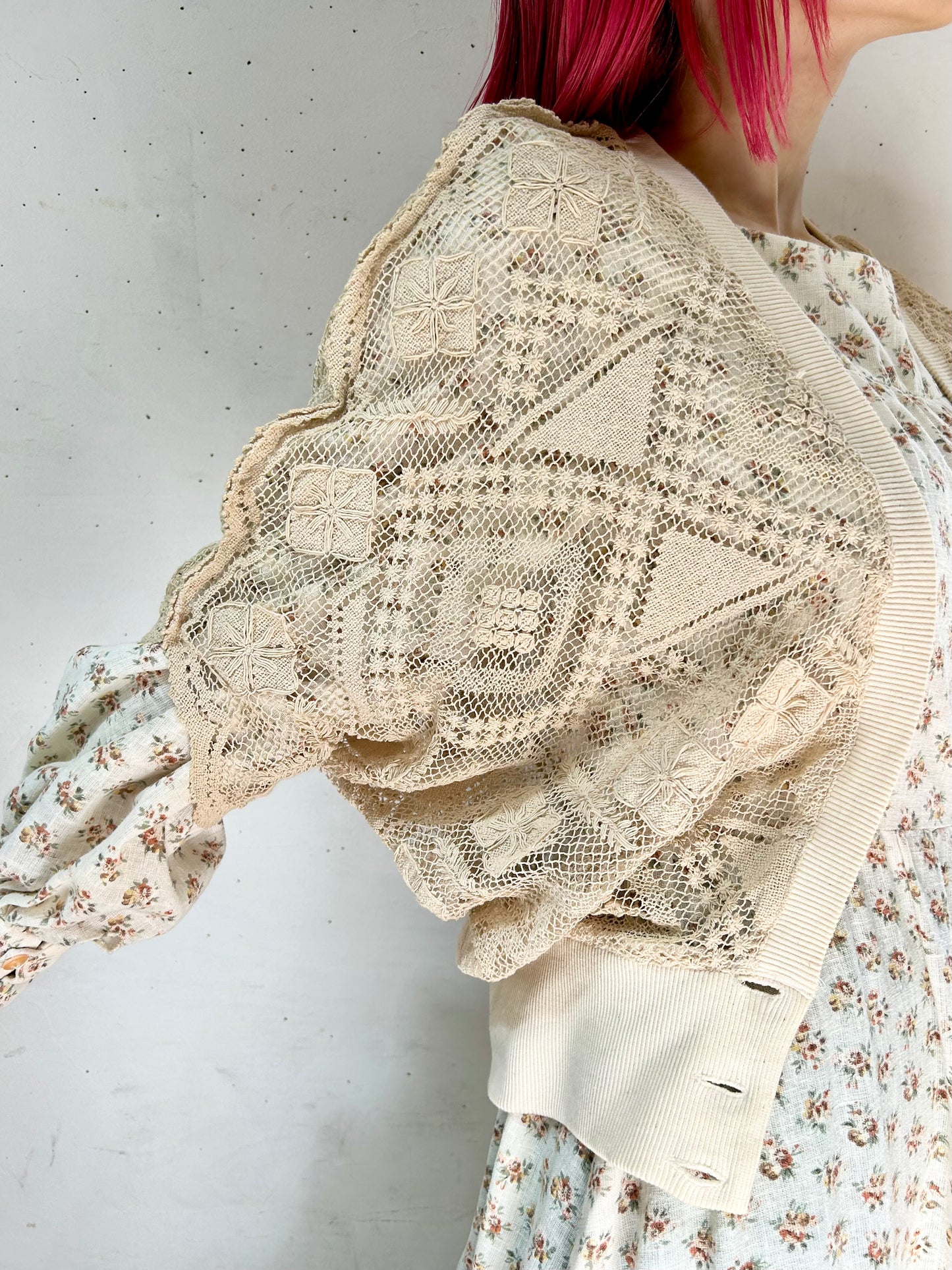 Vintage Lace Cardigan [J25185]