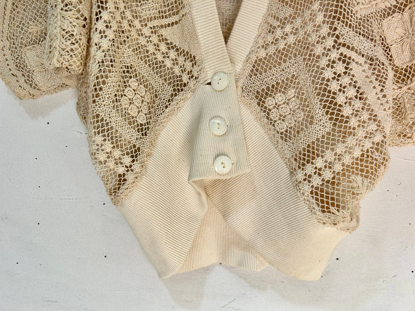 Vintage Lace Cardigan [J25185]