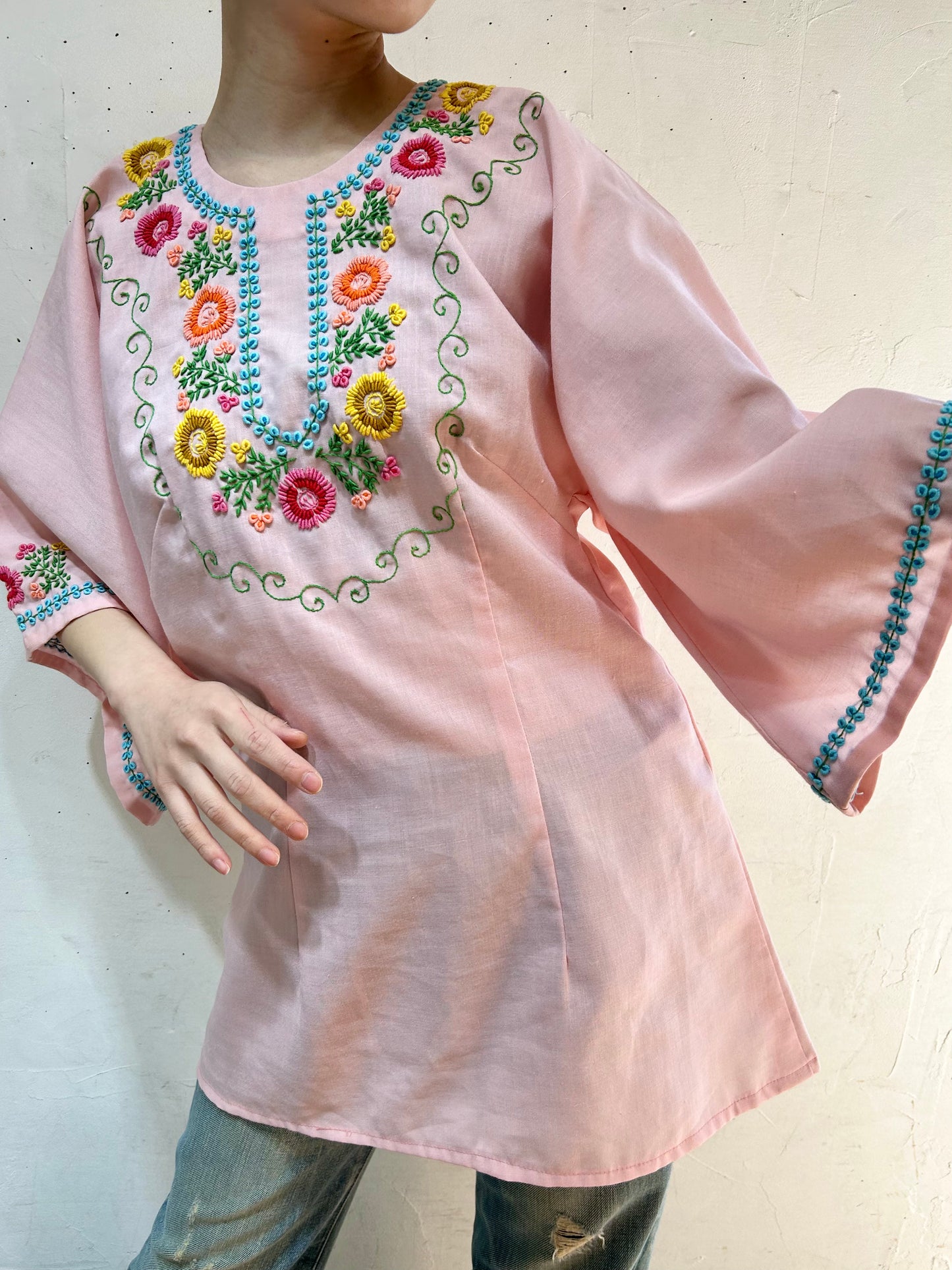 Vintage Flower Hand Embroidery Tunic [B26320]