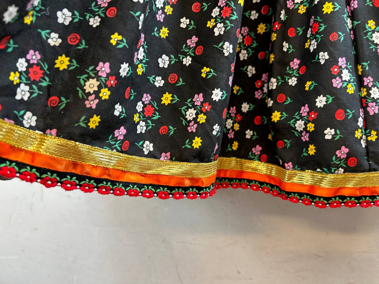 '70s Vintage Tiered Skirt [H28164]