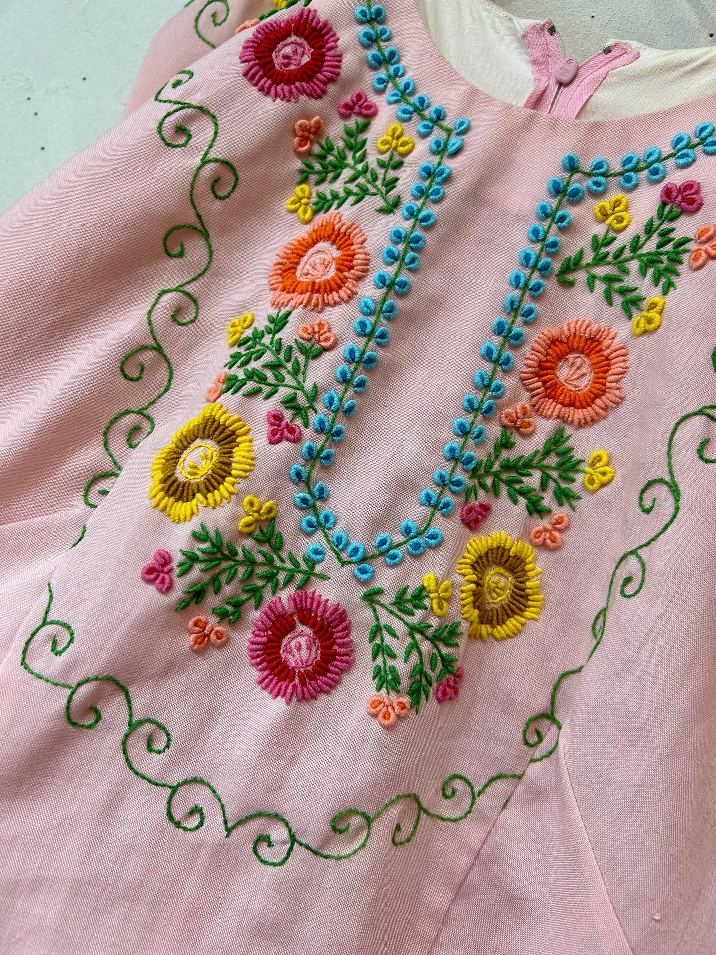 Vintage Flower Hand Embroidery Tunic [B26320]