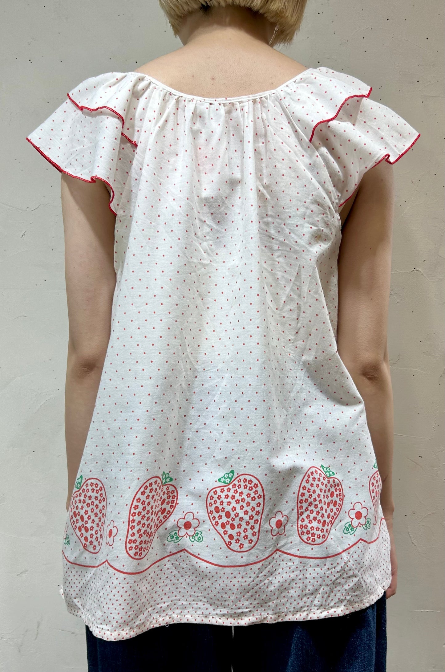 Vintage Strawberry Tops [E27075]