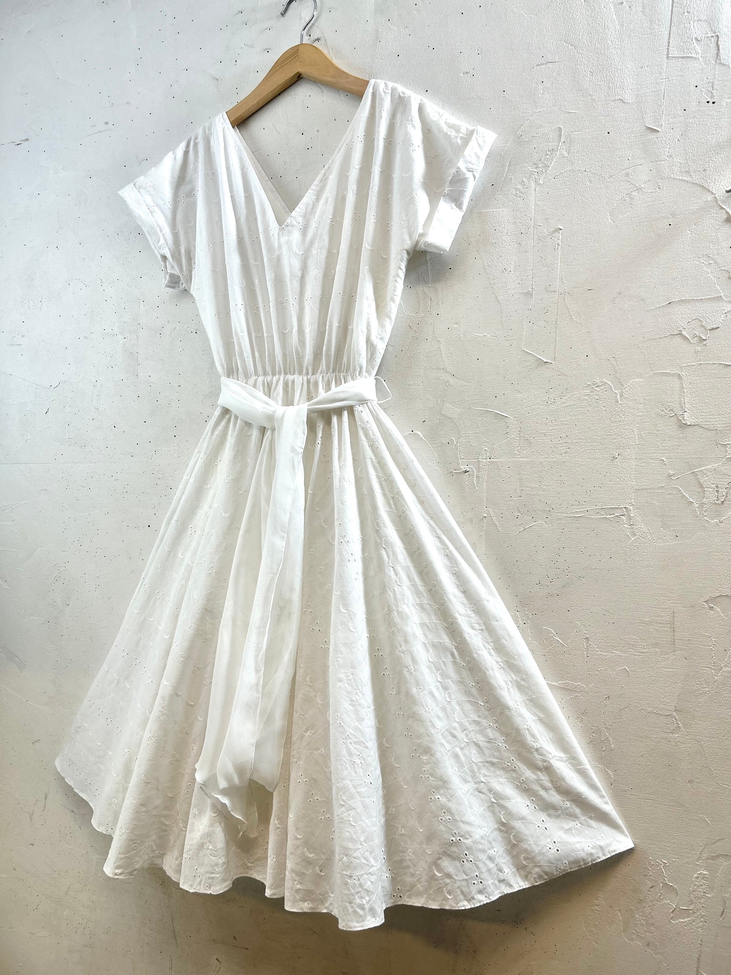 Vintage White Dress [G30793]