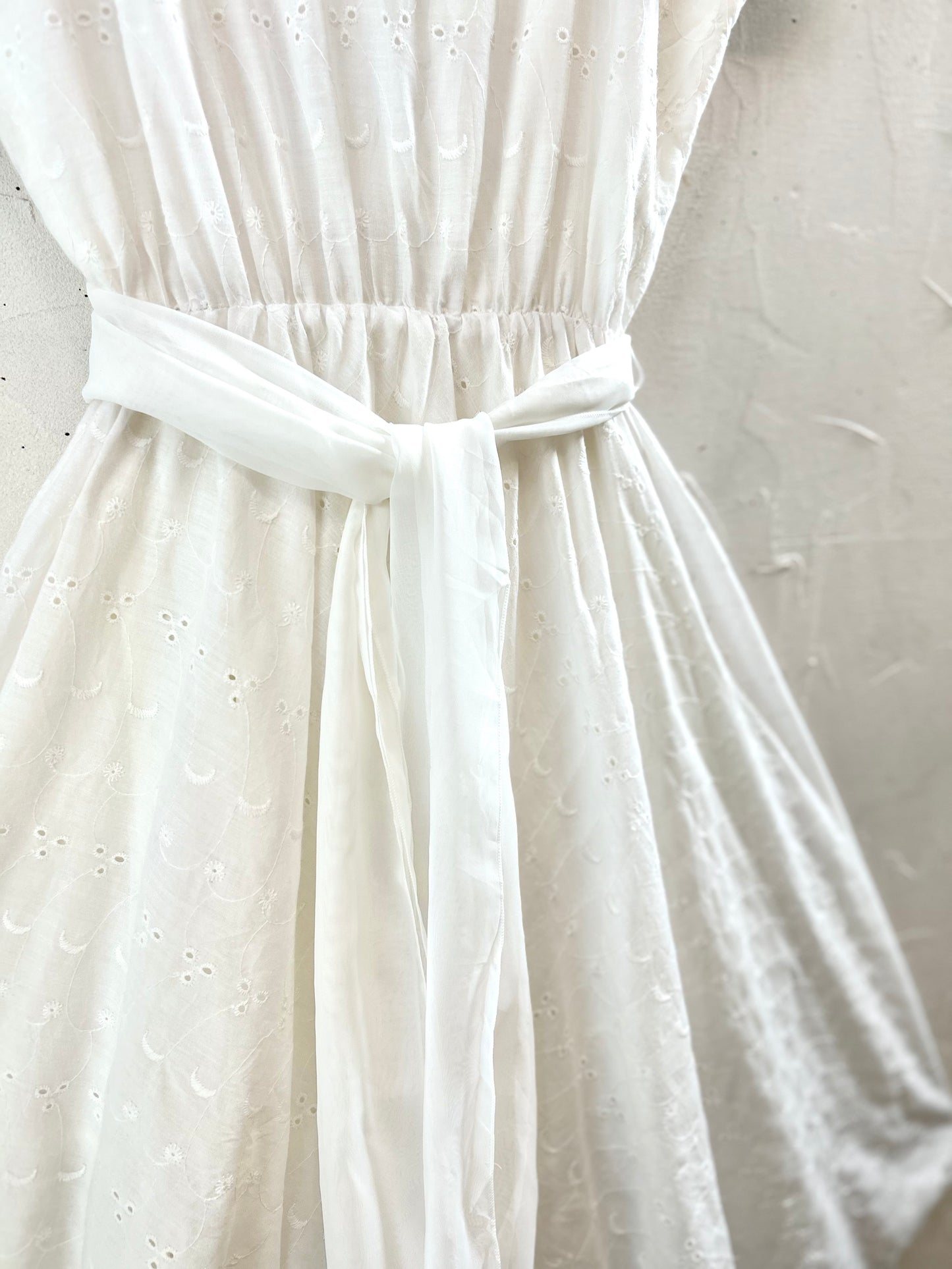 Vintage White Dress [G30793]