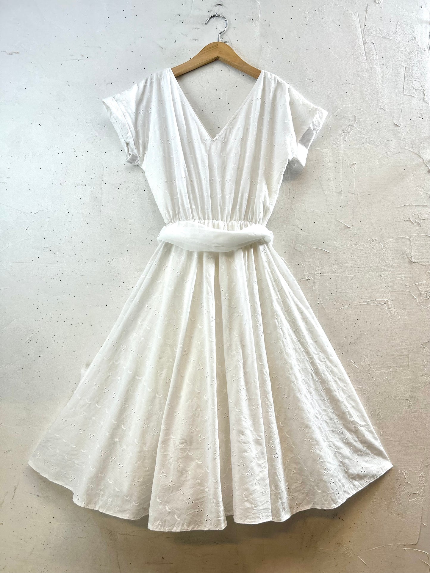 Vintage White Dress [G30793]