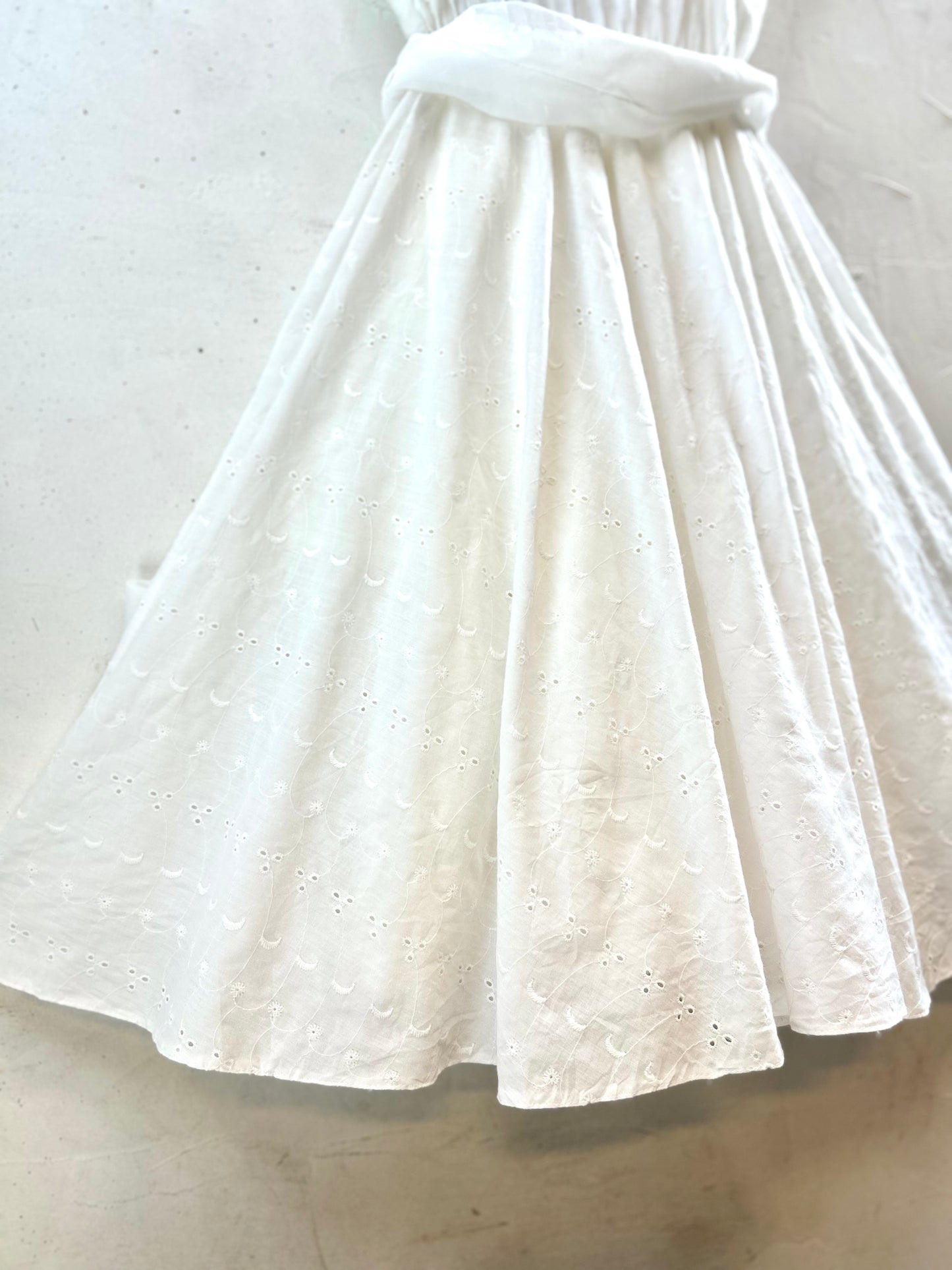 Vintage White Dress [G30793]