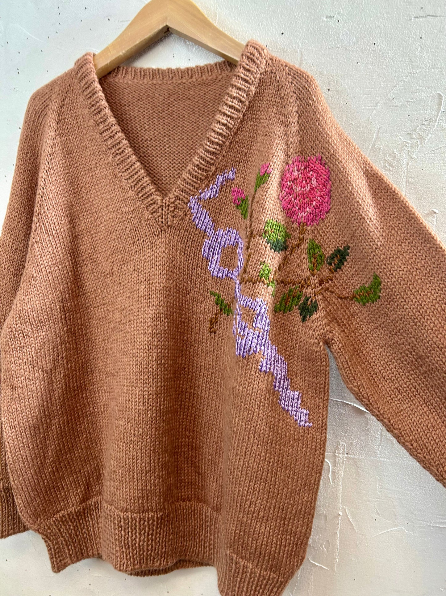 Vintage Hand Knit Sweater  [L29050]