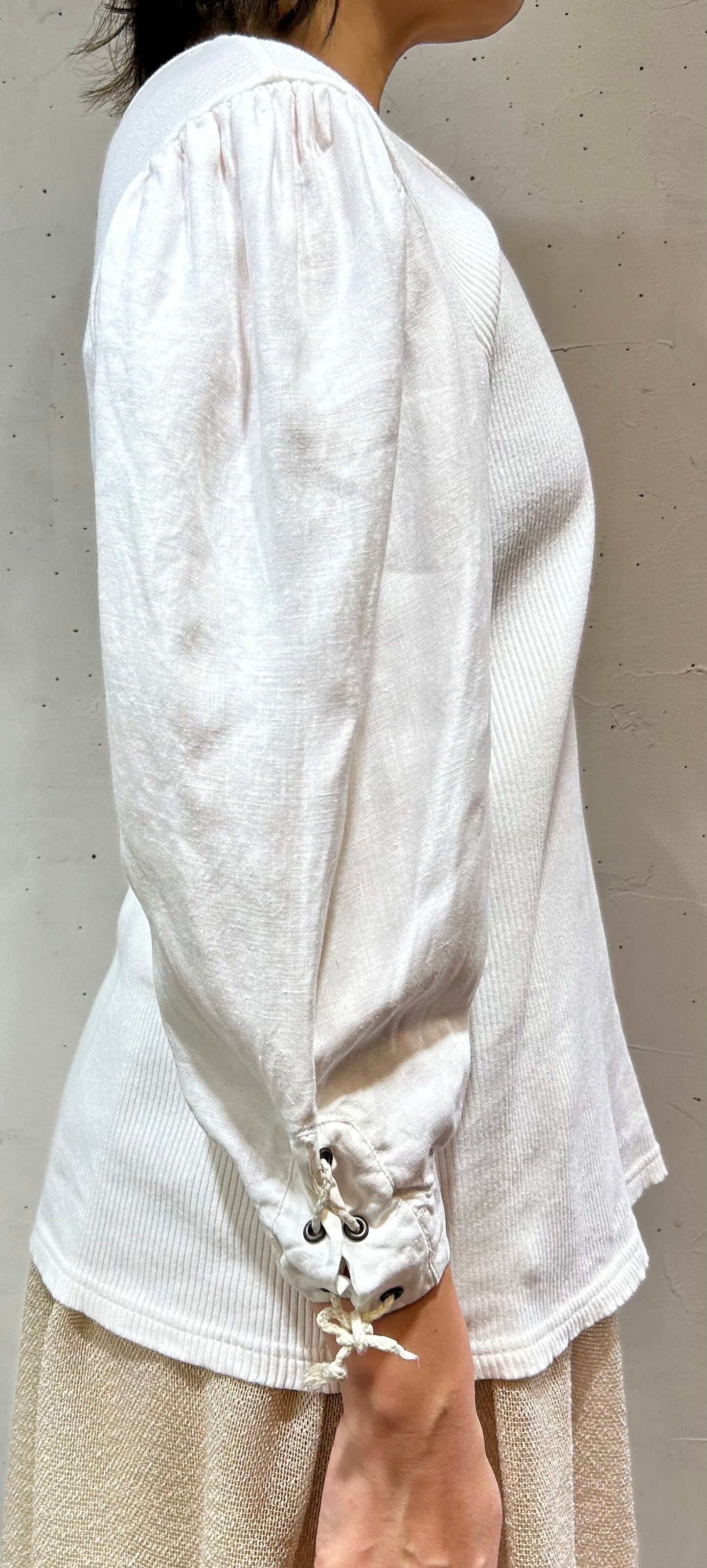 Vintage White Blouse 〜Your Sixth Sense〜 [E27083]