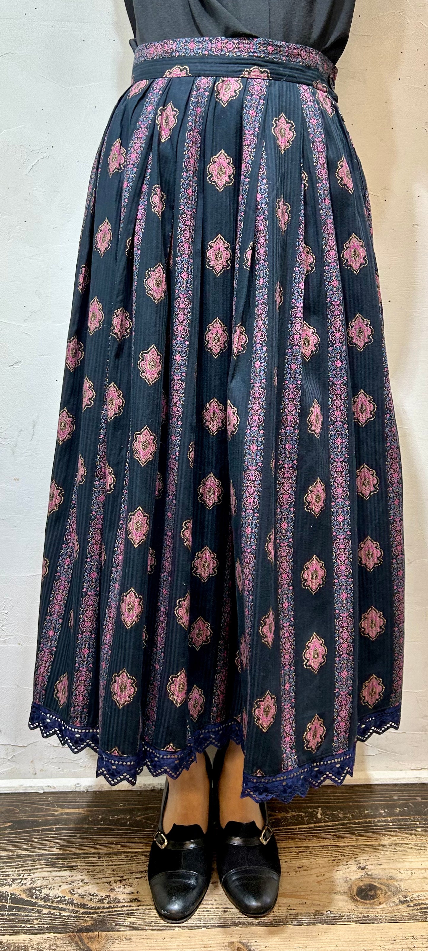 Vintage Skirt [K25335]