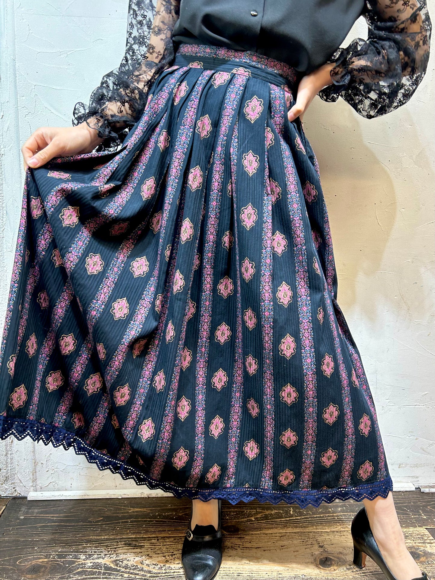 Vintage Skirt [K25335]