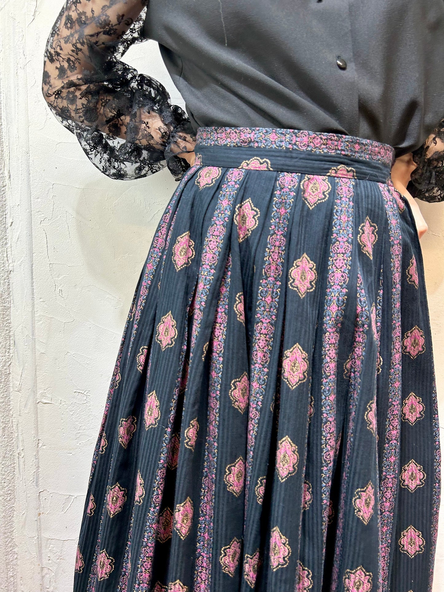 Vintage Skirt [K25335]