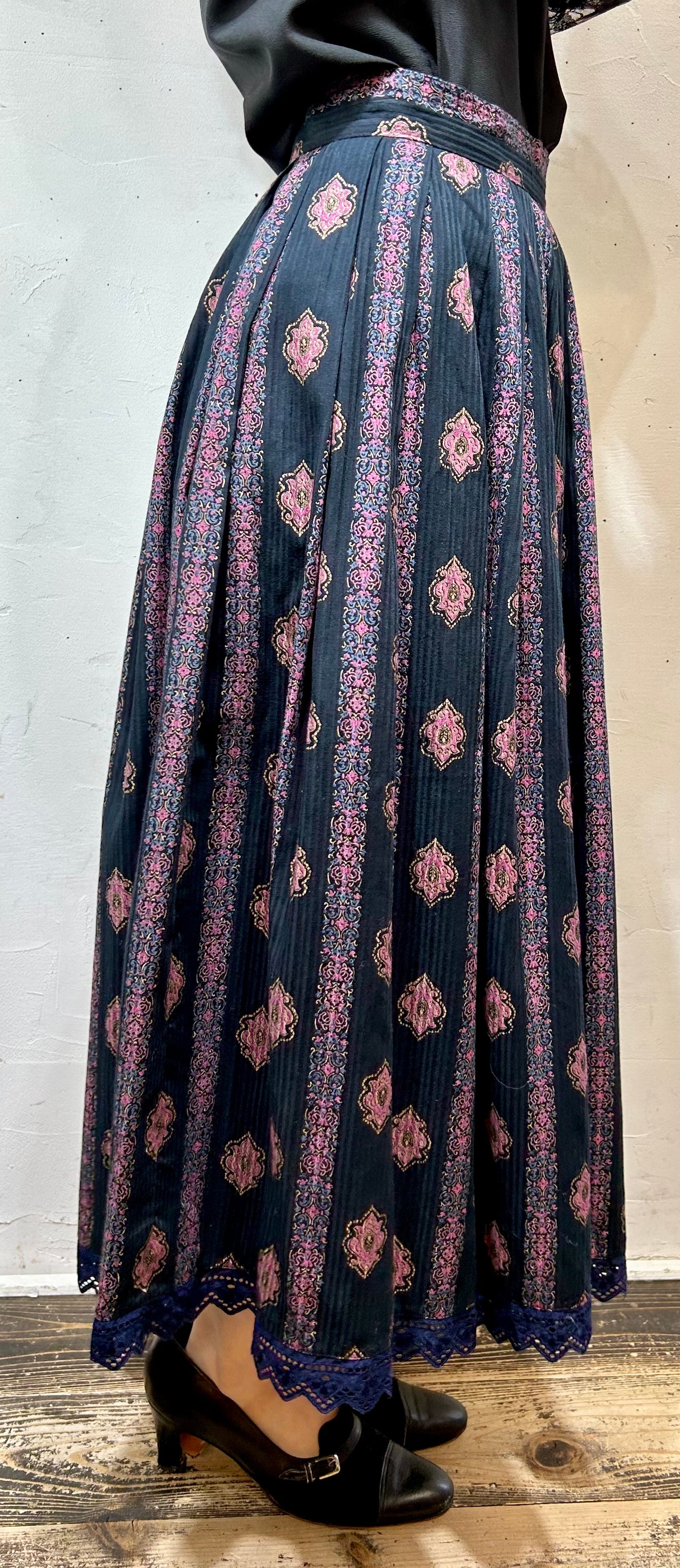 Vintage Skirt [K25335]