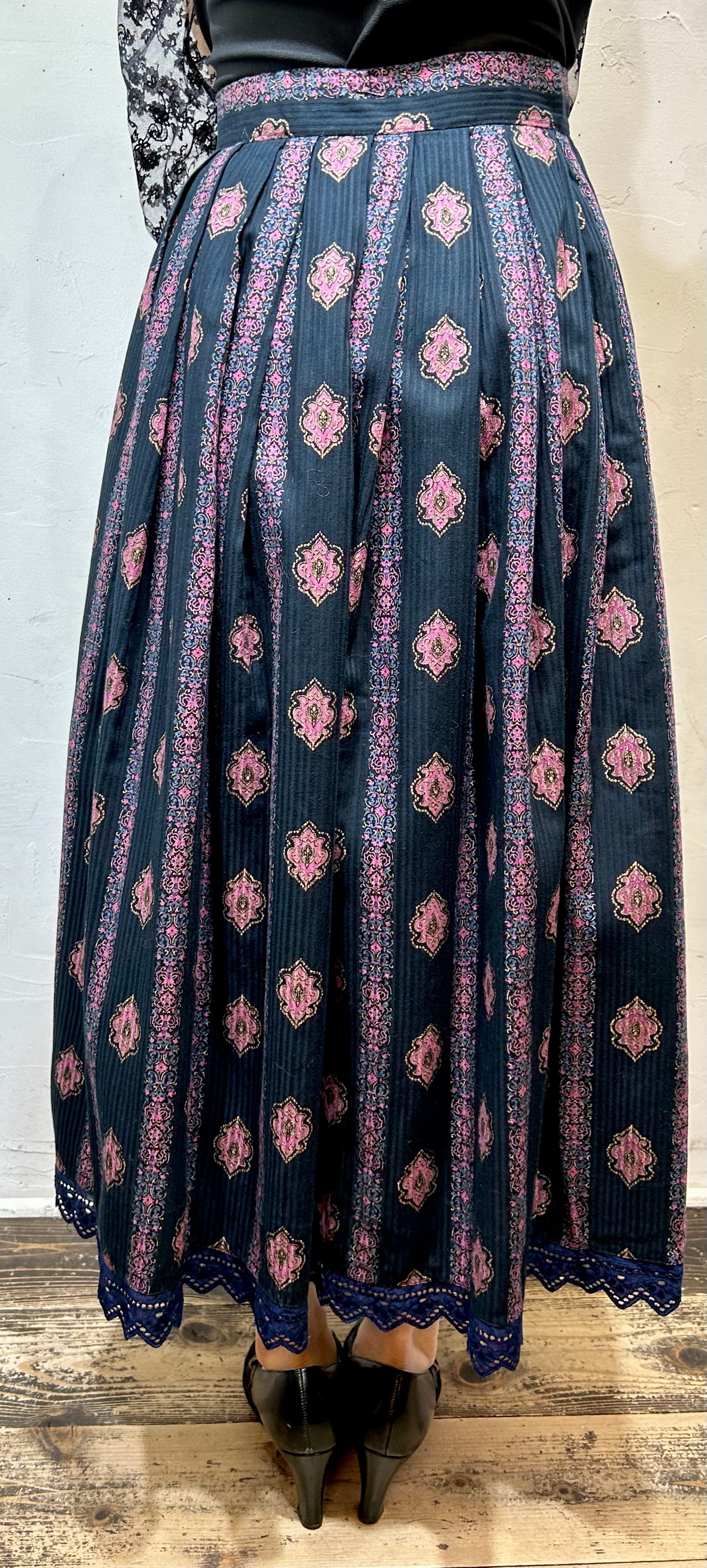 Vintage Skirt [K25335]