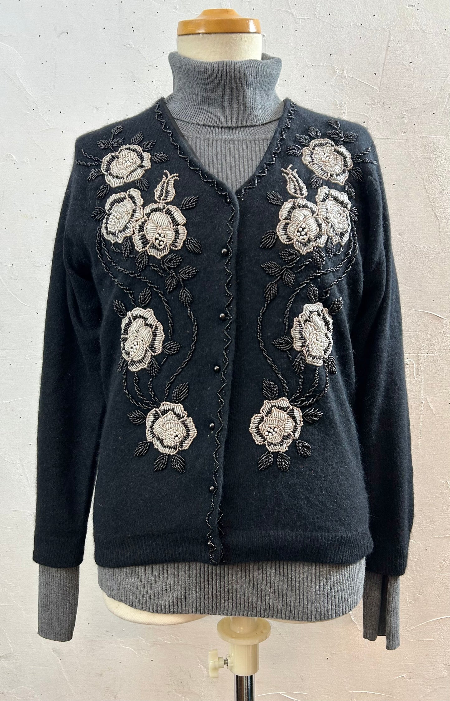 Vintage Beads Embroidered Knit Cardigan [L29057]