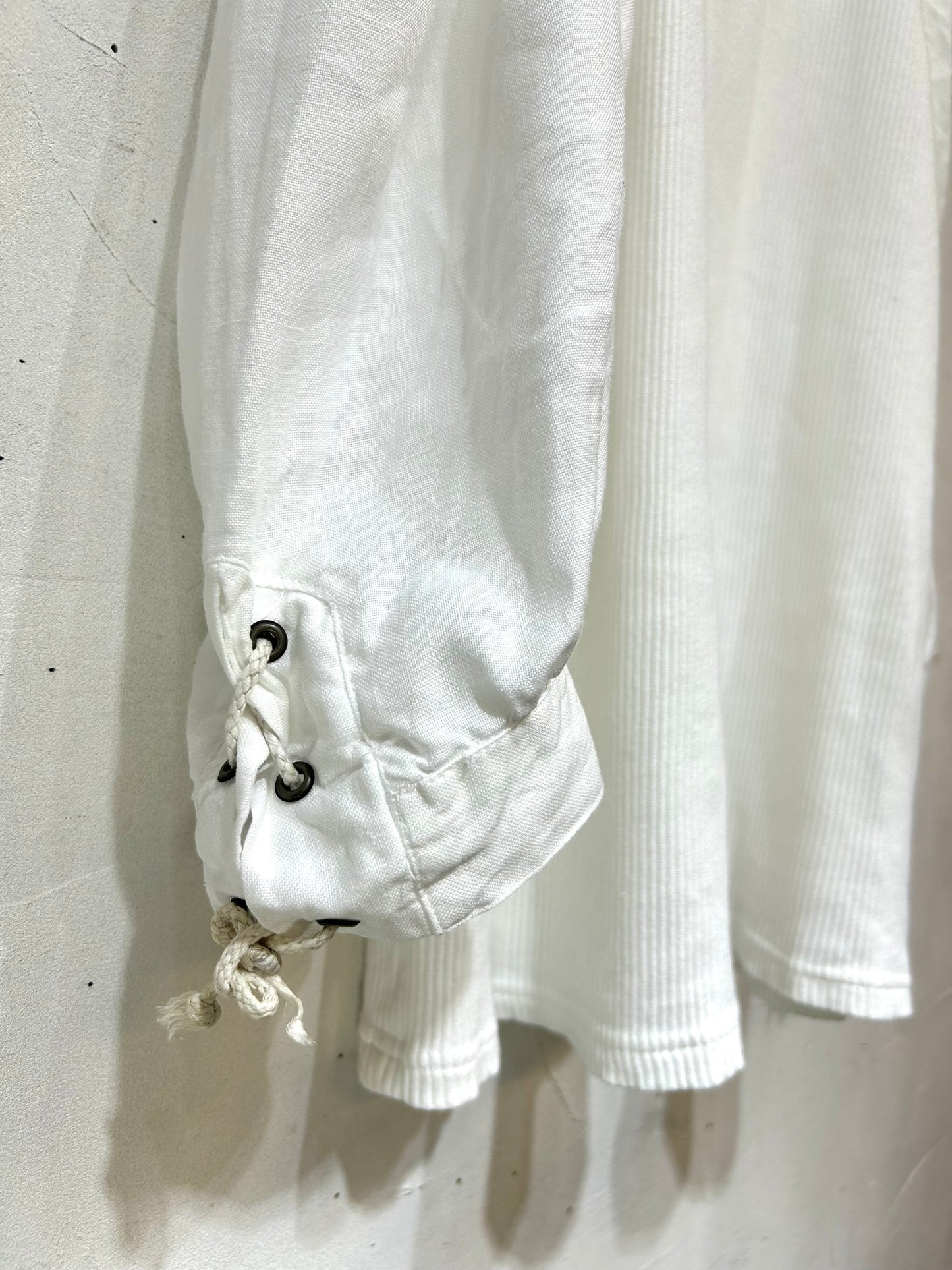 Vintage White Blouse 〜Your Sixth Sense〜 [E27083]