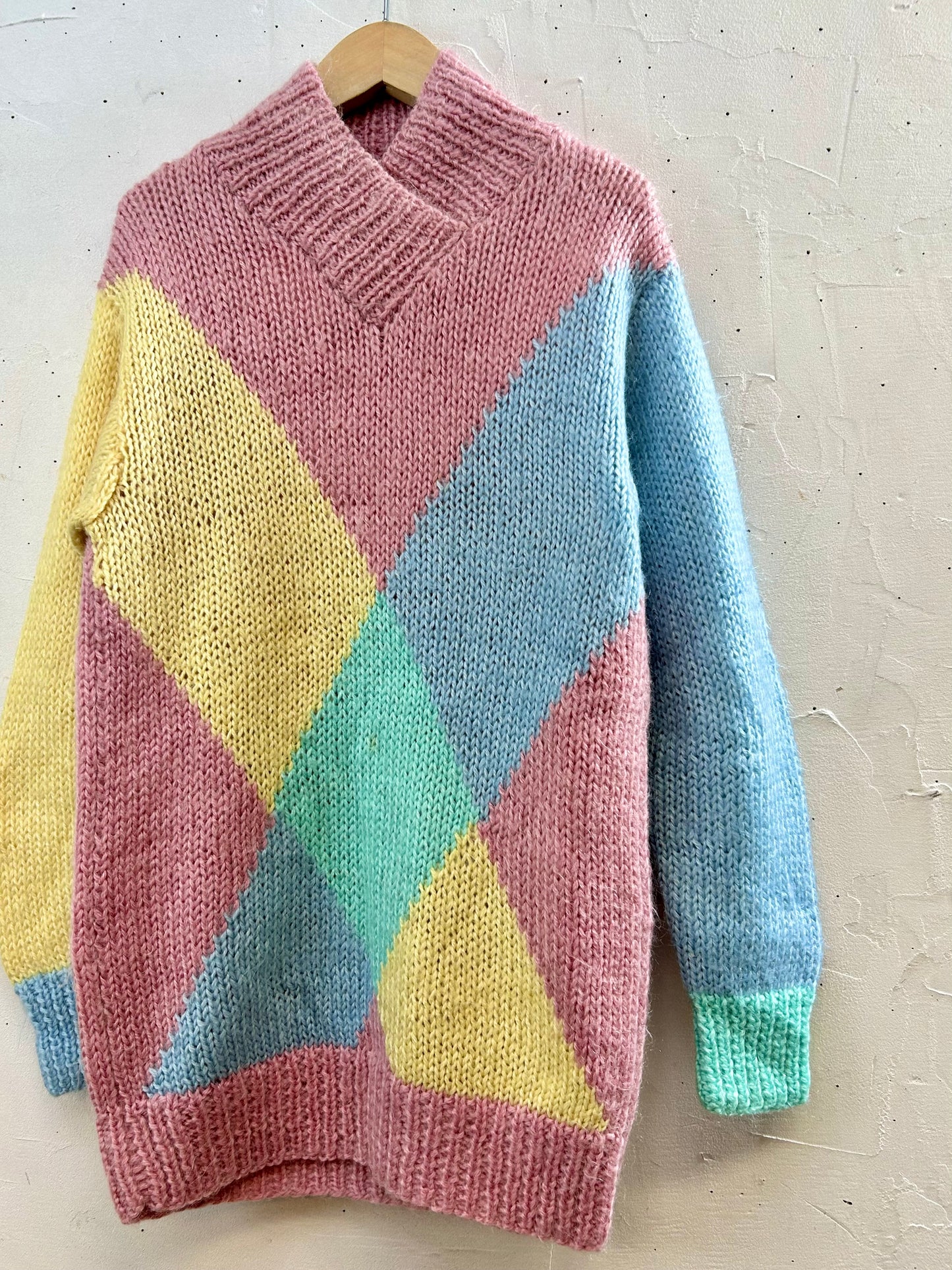 Vintage Hand Knit Sweater [J28606]