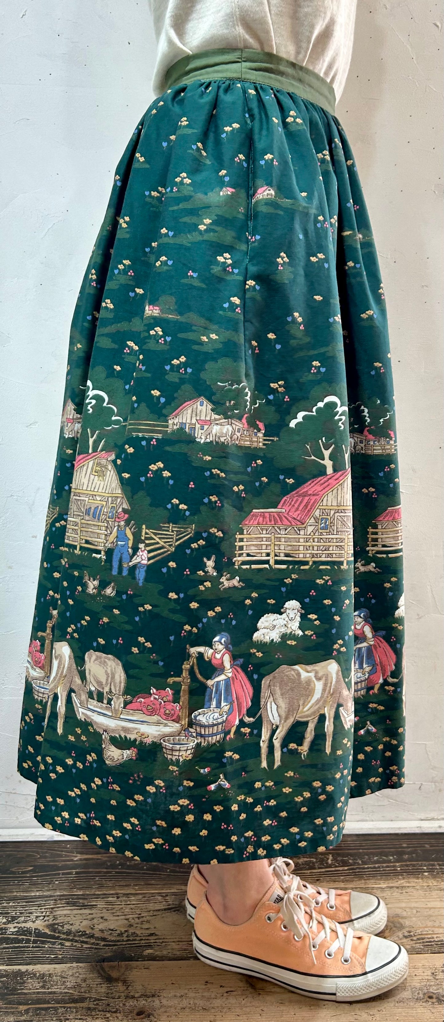 Vintage Farm Skirt MADE IN AUSTRIA [B26343]