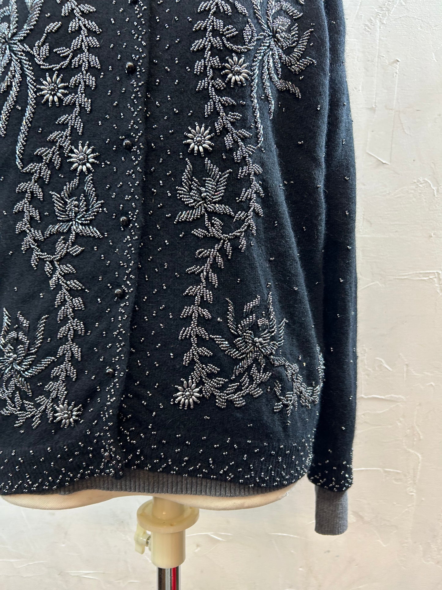 Vintage Beads Embroidered Knit Cardigan [L29060]