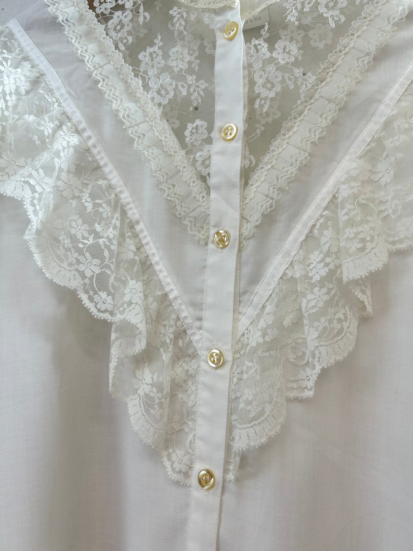 Vintage White Blouse [E30137]