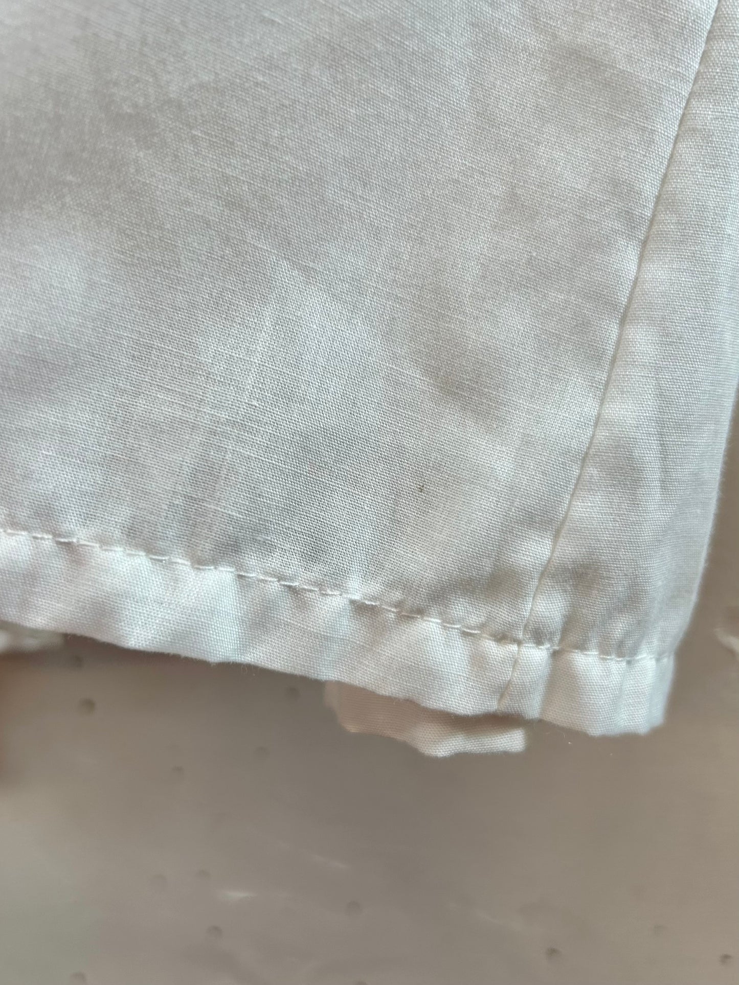 Vintage White Blouse MADE lN USA [E30136]