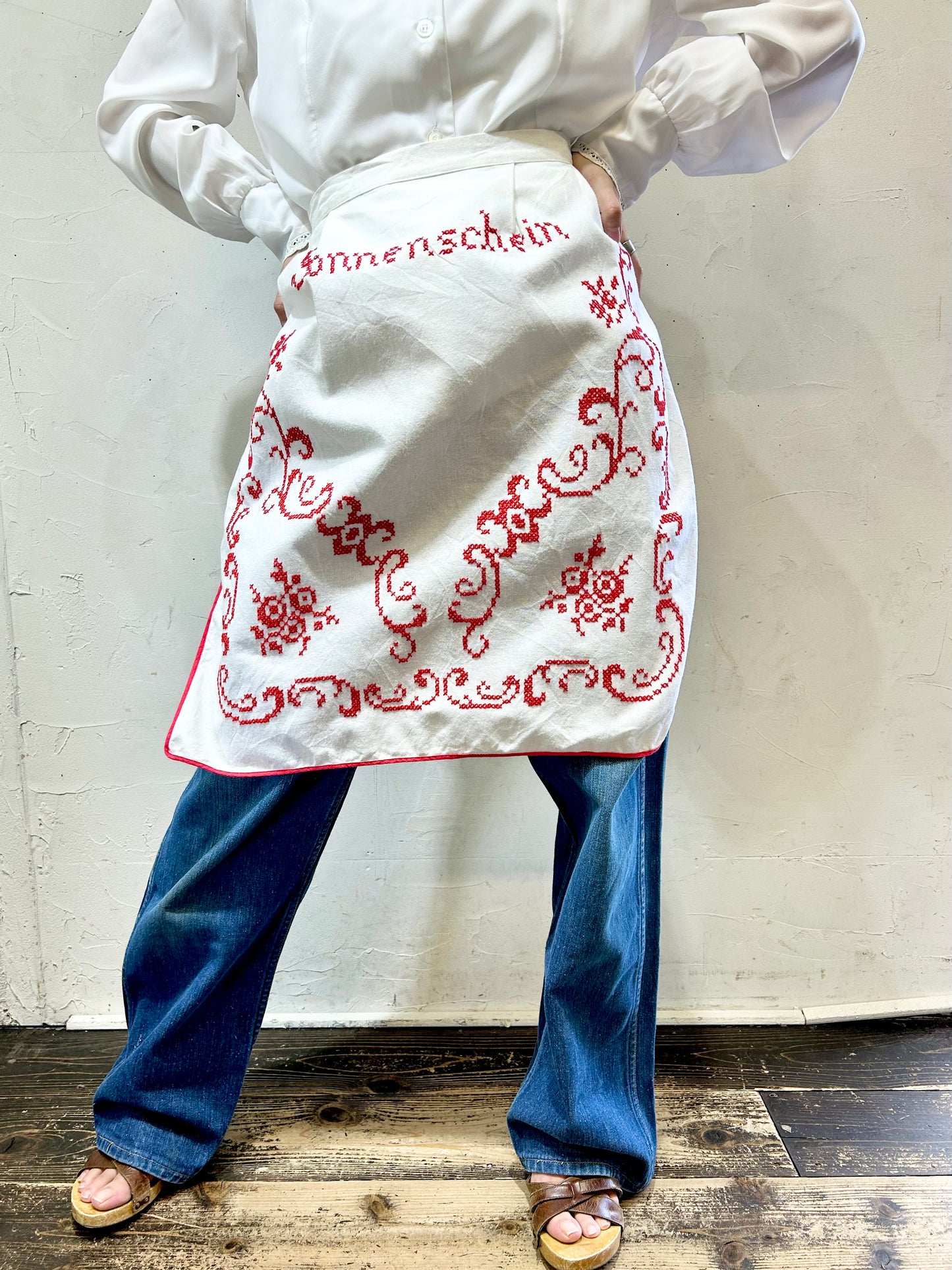 Vintage Cross Stitch Apron [H24824]