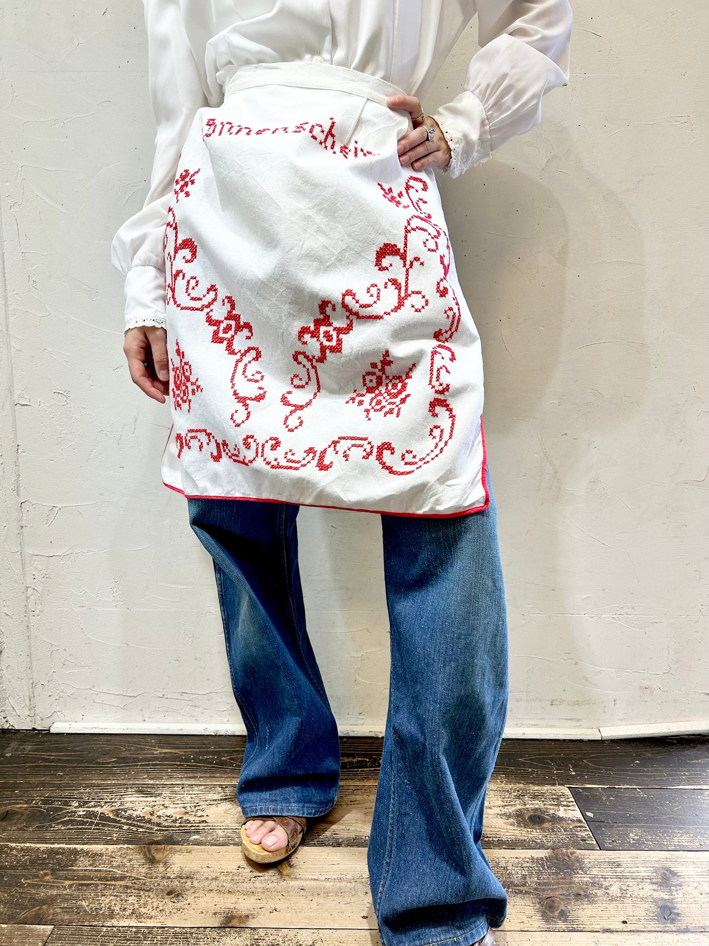 Vintage Cross Stitch Apron [H24824]