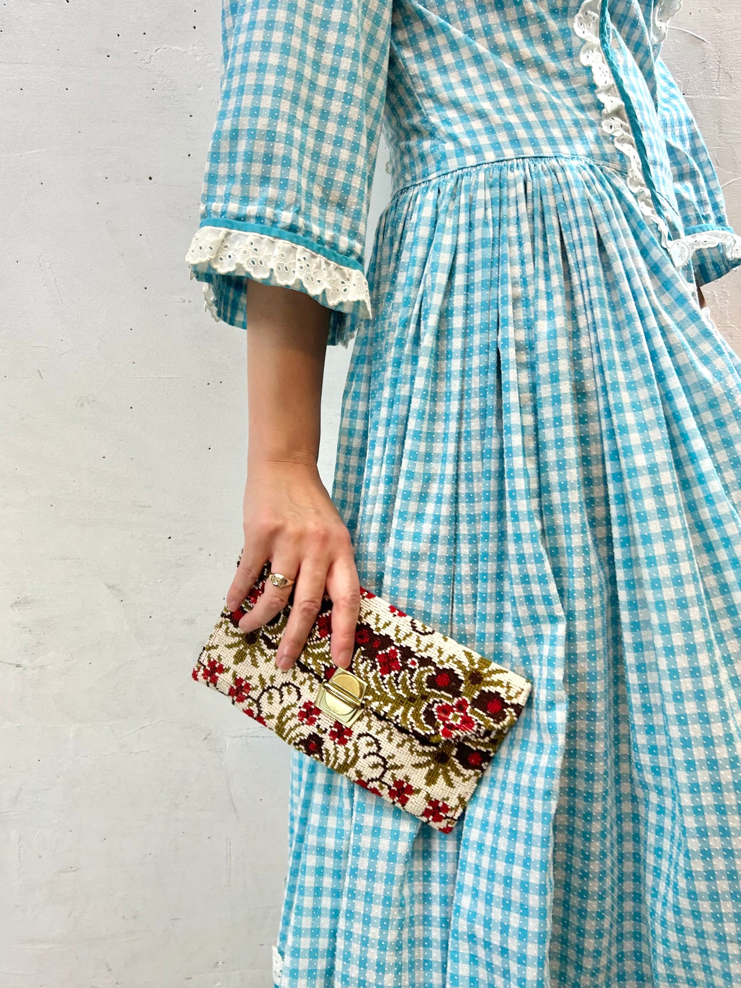 '60s-'70s Vintage Needle Point Clutch Bag [F27725]