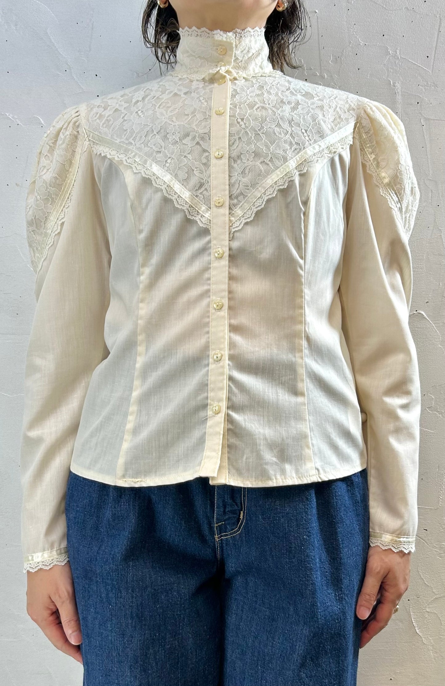 '70s Vintage White Blouse 〜GUNNE SAX〜 [G28011]